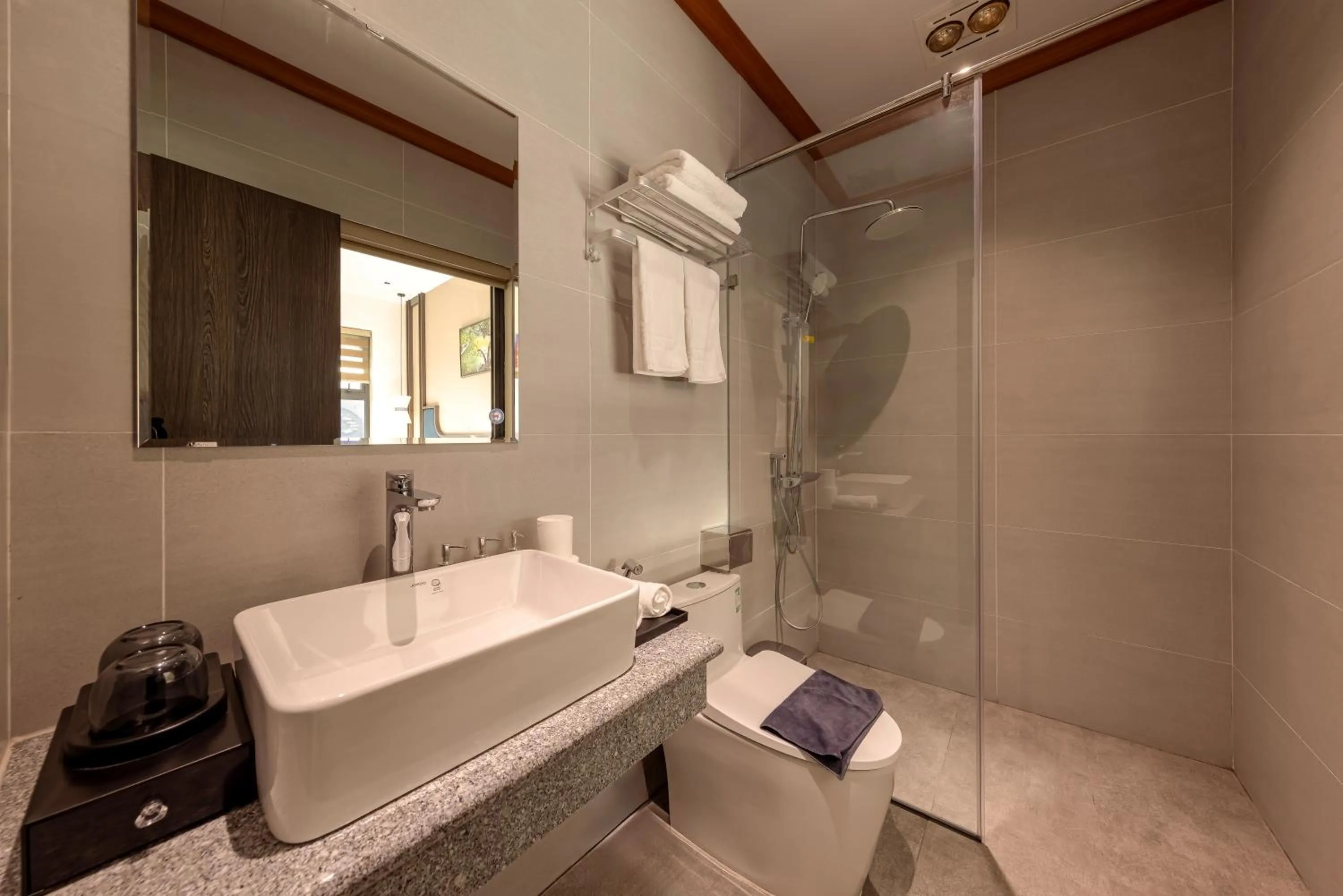 Bathroom in Tam Coc Center Luxury Hotel & Villa