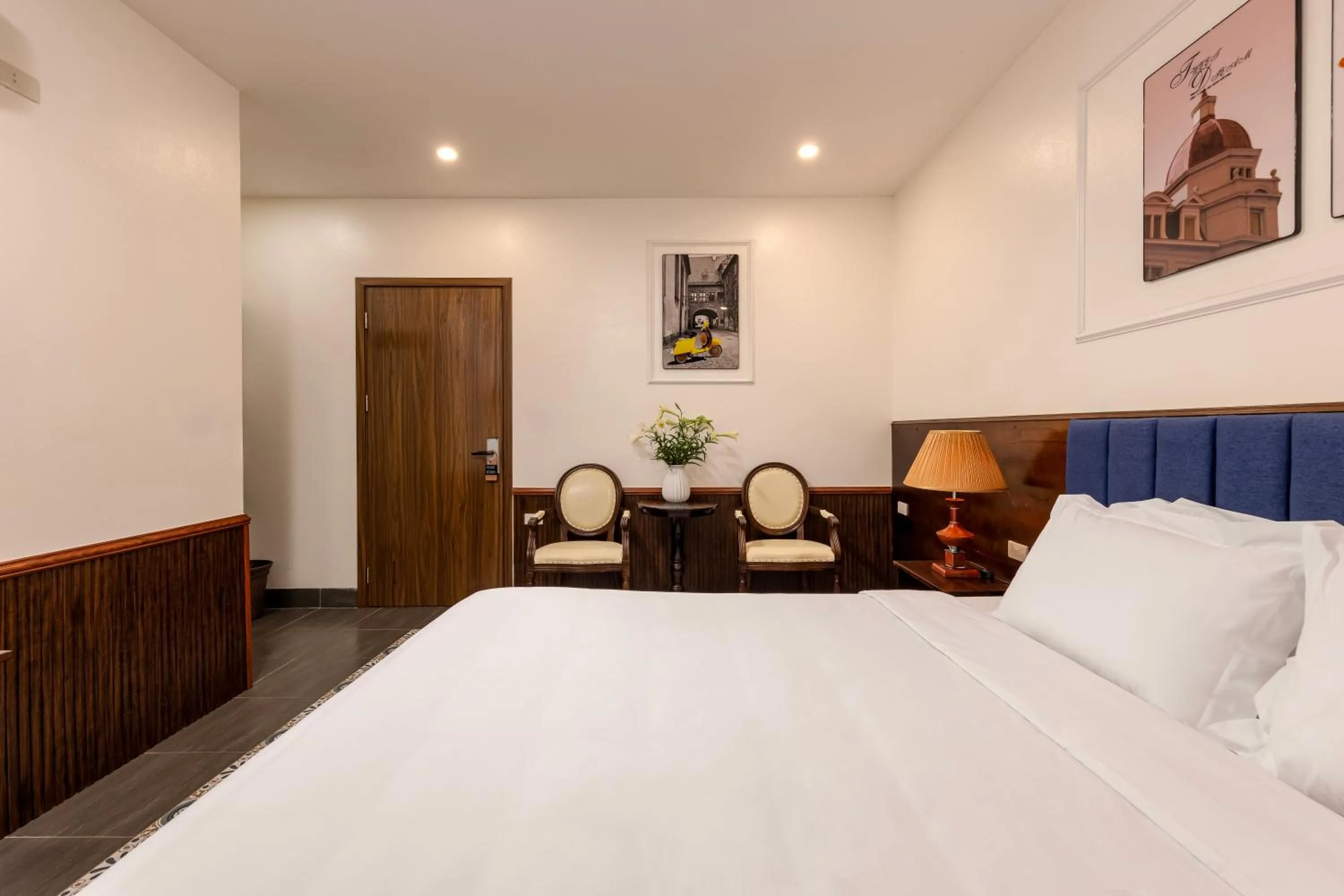 Seating area, Bed in Tam Coc Center Luxury Hotel & Villa