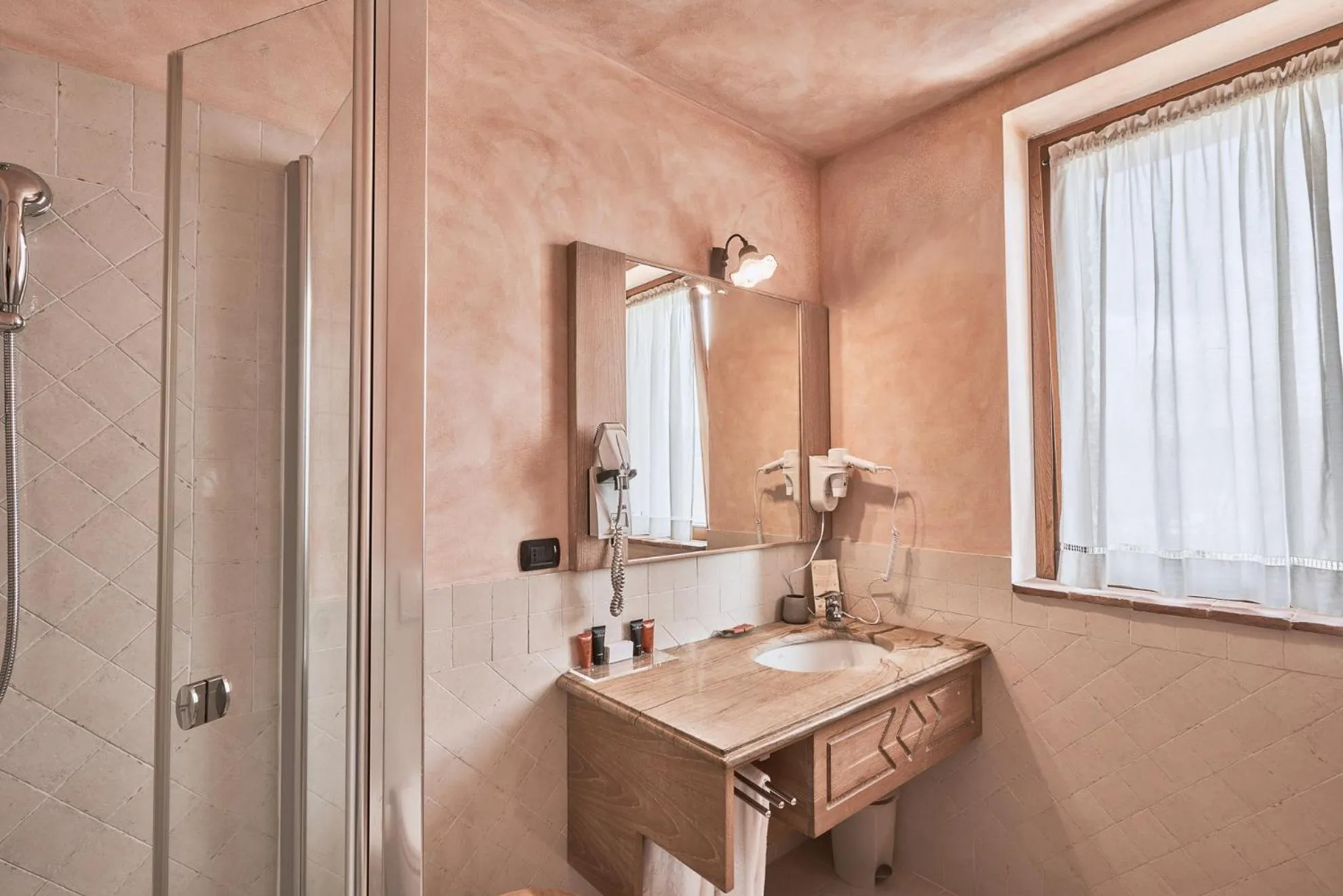 Toilet in Borgo Lanciano