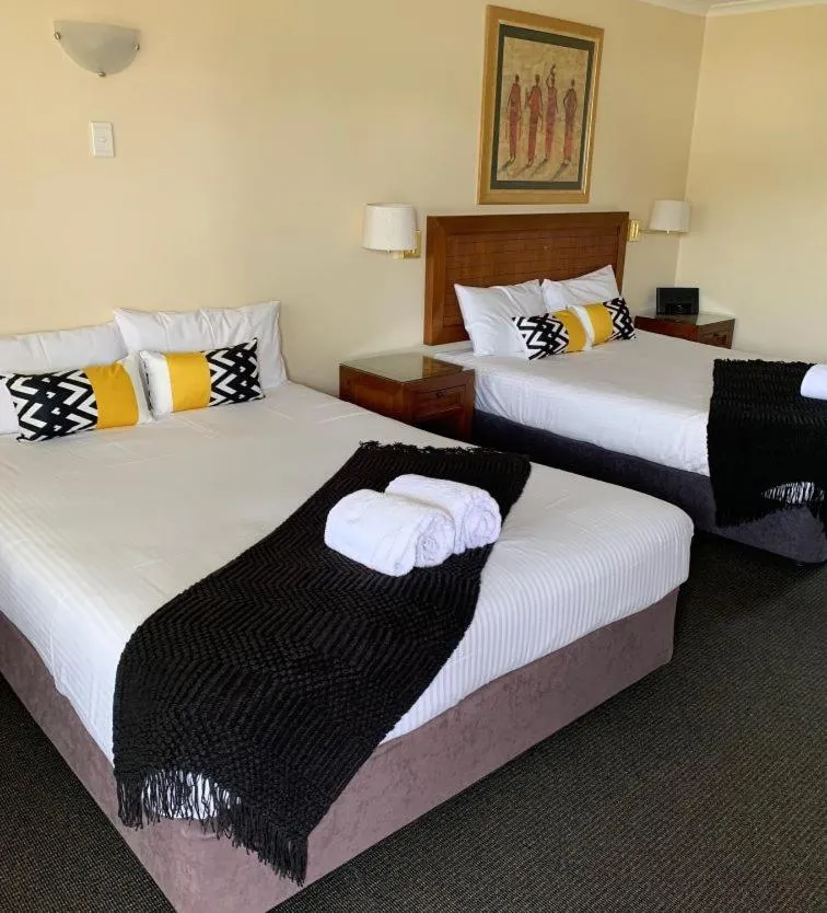 Bed in Armidale Pines Motel