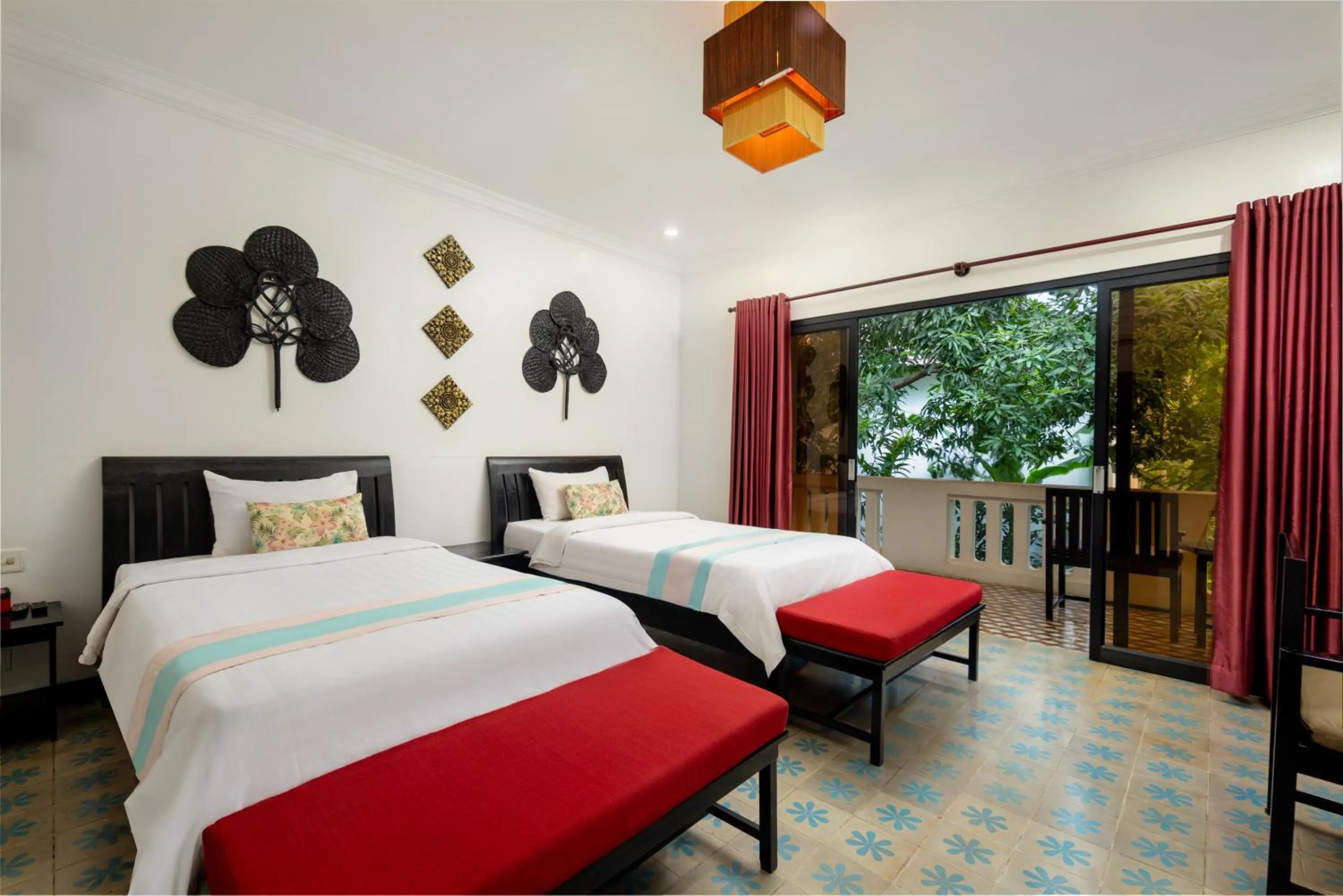 Photo of the whole room, Bed in La Residence WatBo Hotel