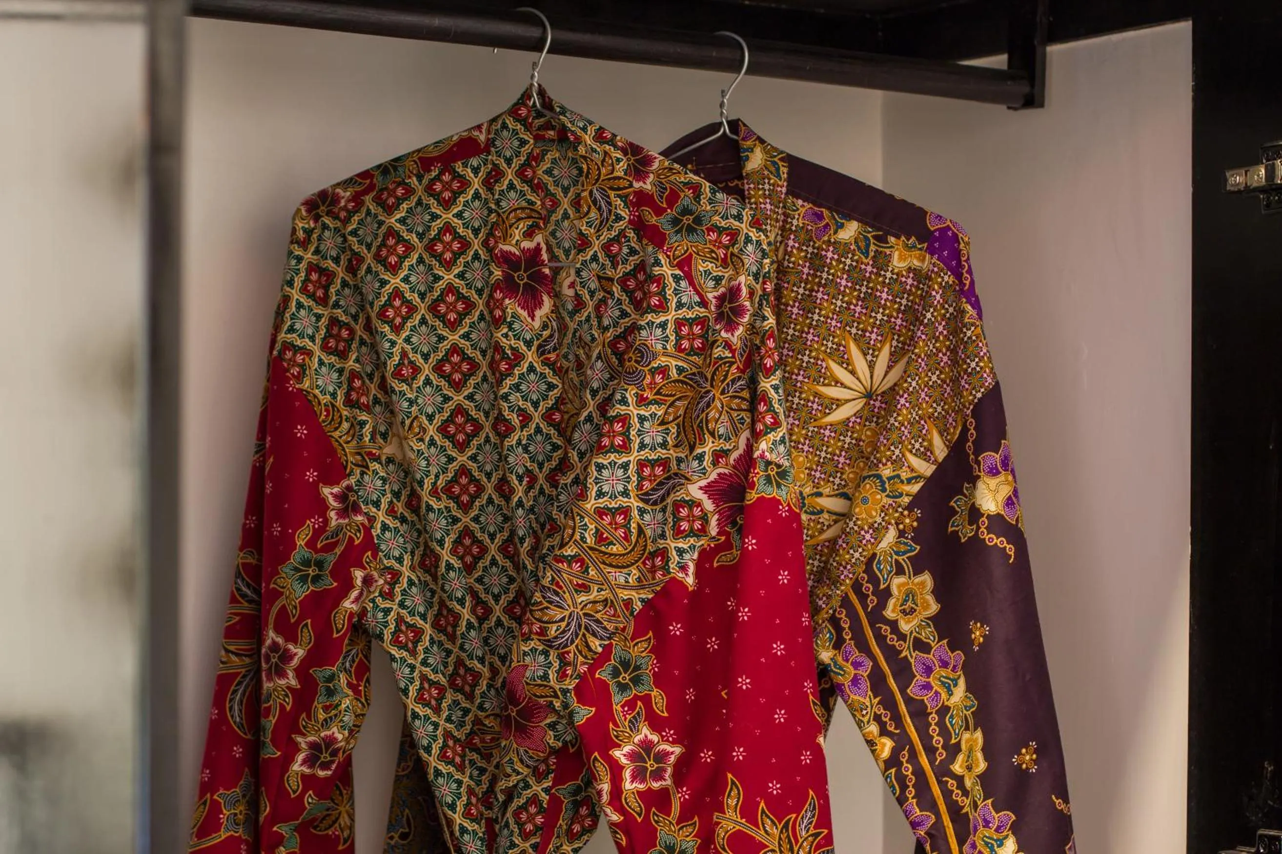 wardrobe in La Residence WatBo Hotel