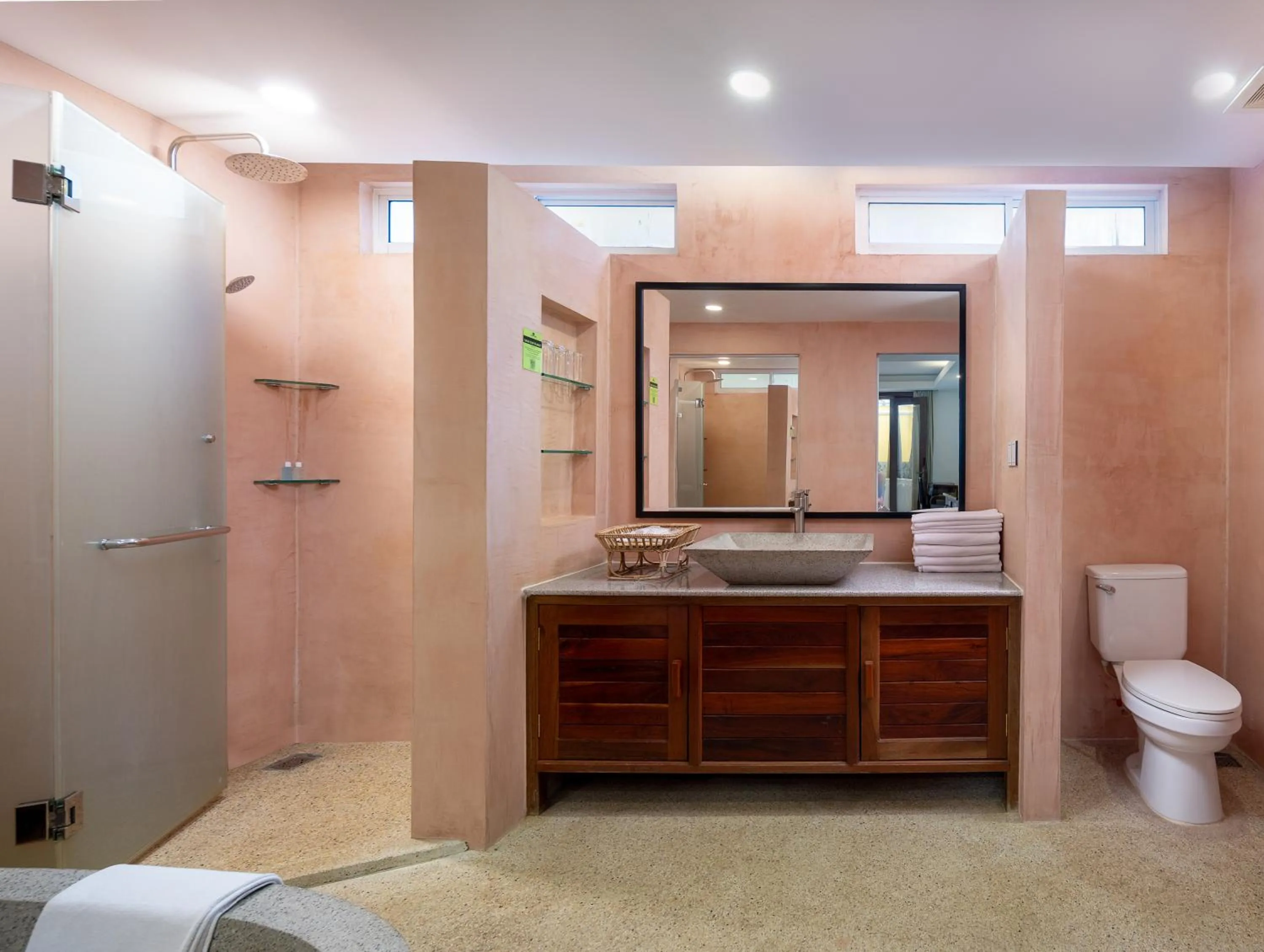 Bathroom in La Residence WatBo Hotel