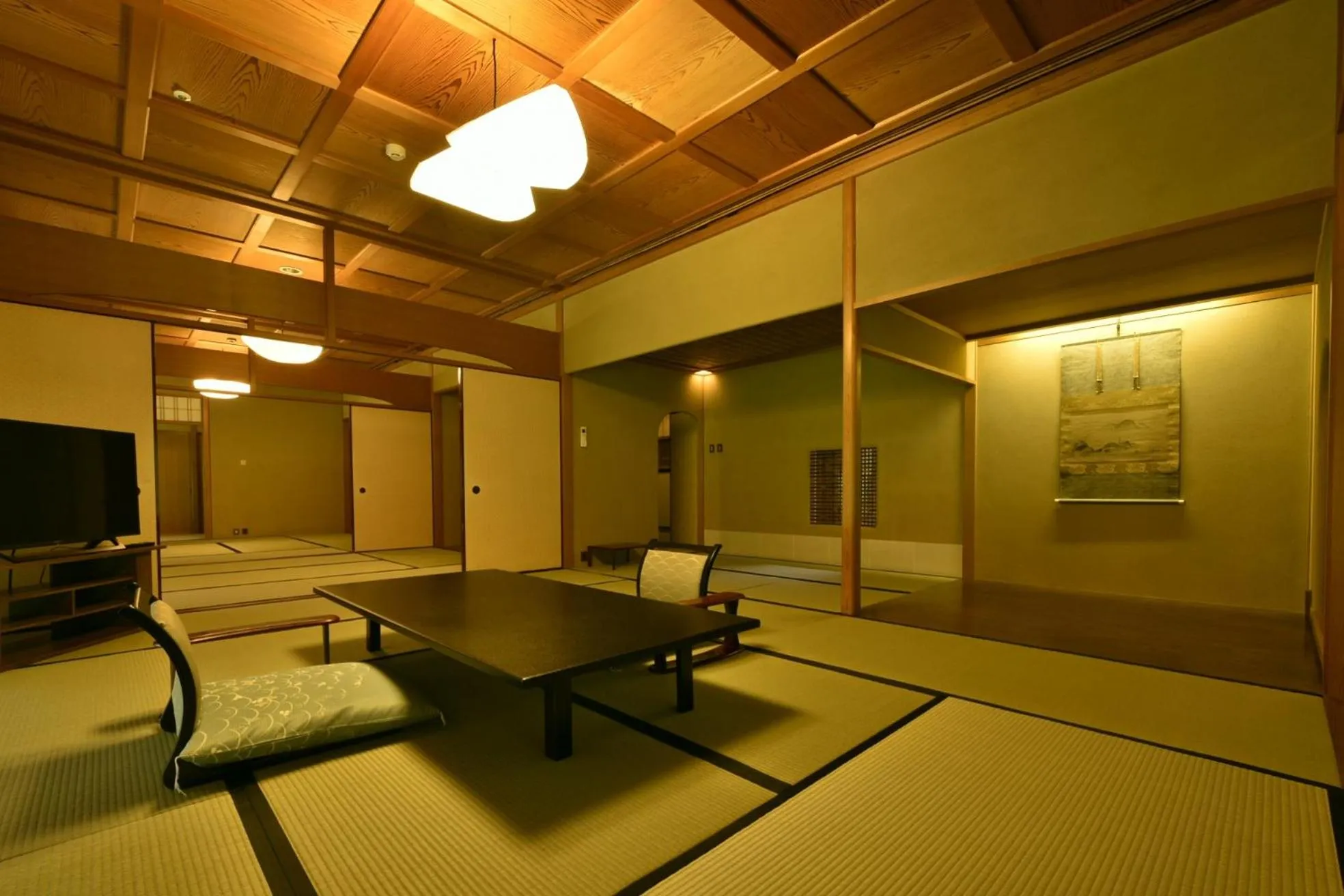 Photo of the whole room in Sanyo-so