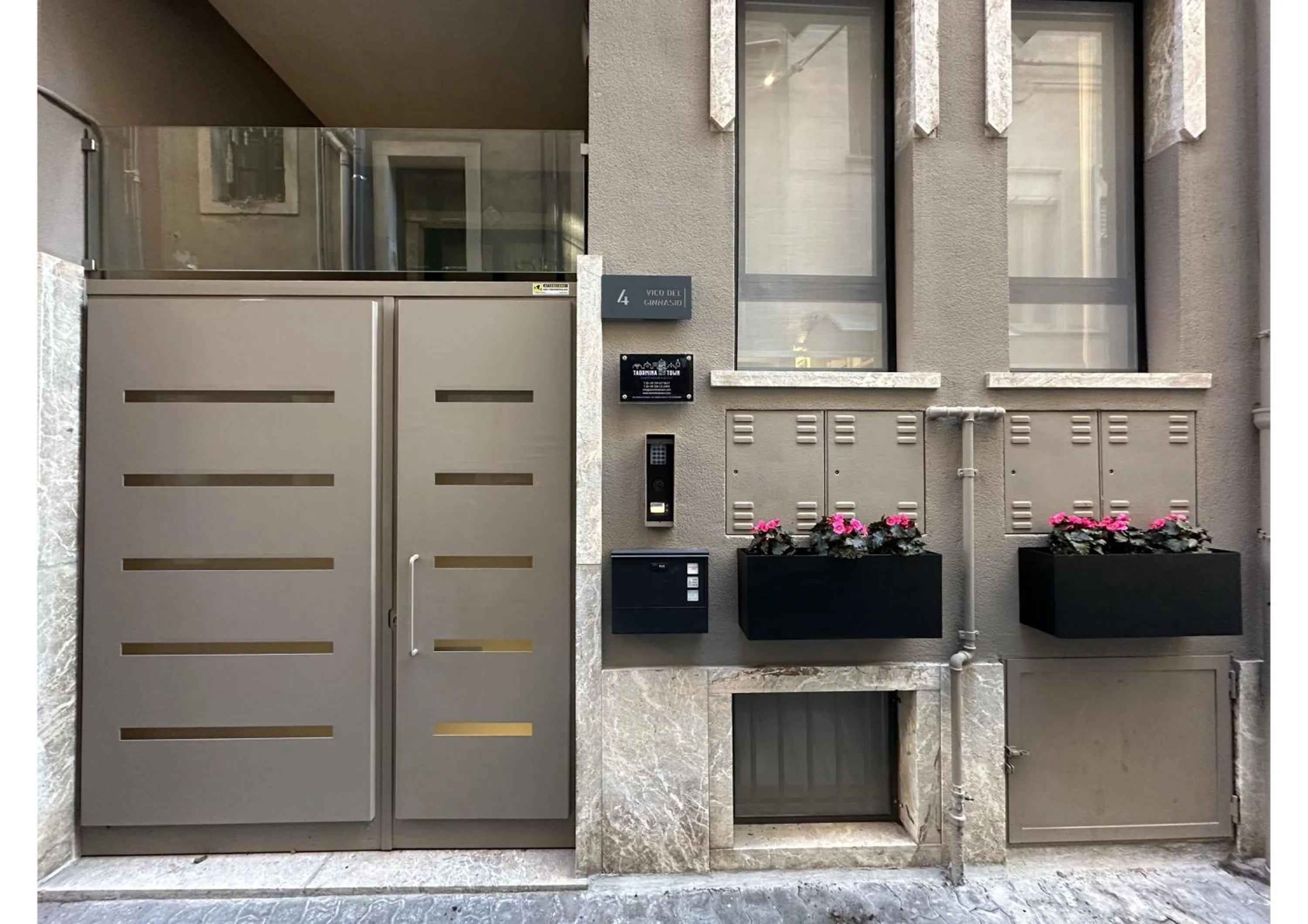 Property building in Taormina Town - Guesthouse Sicily