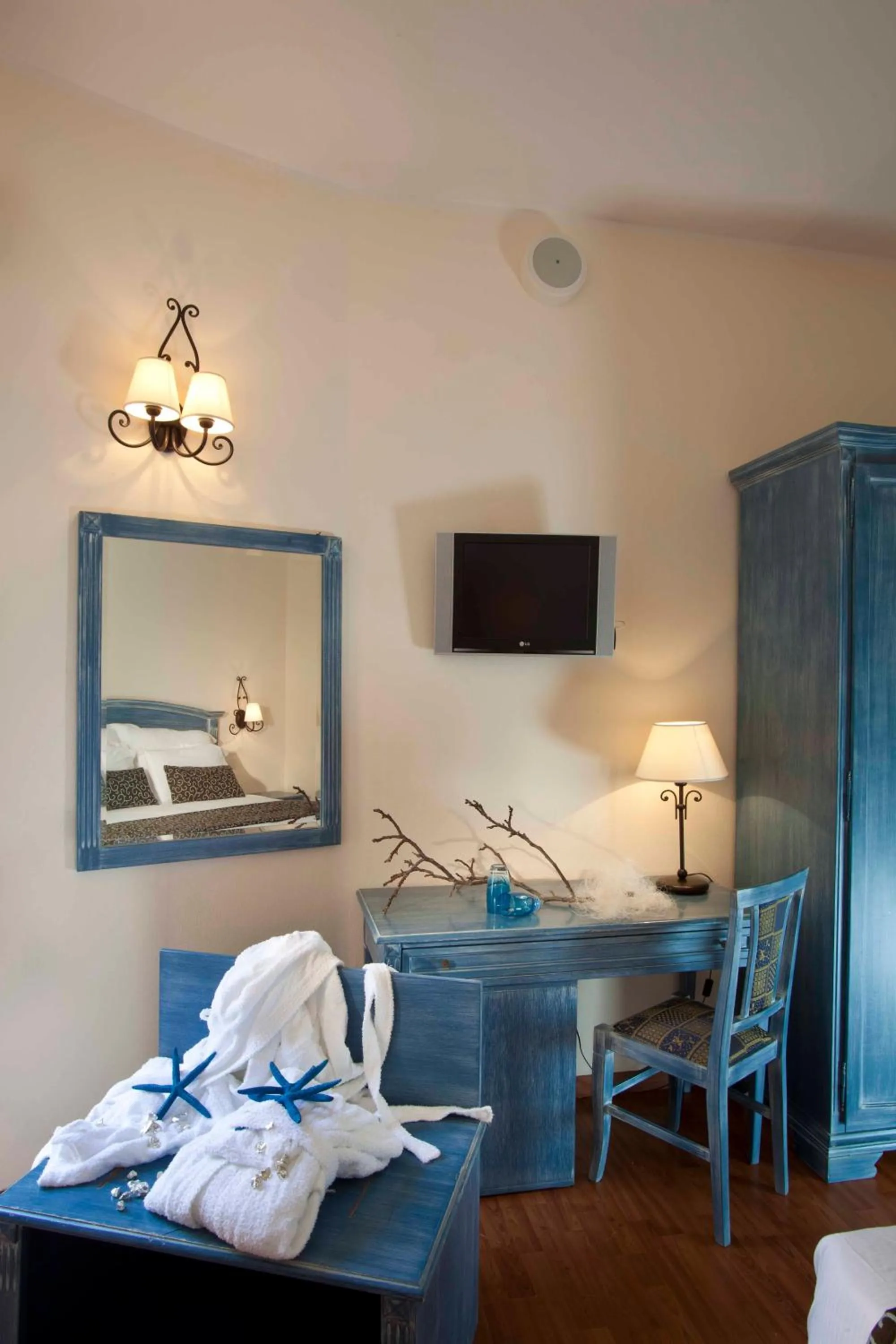 TV and multimedia, Bed in Mira Spiaggia