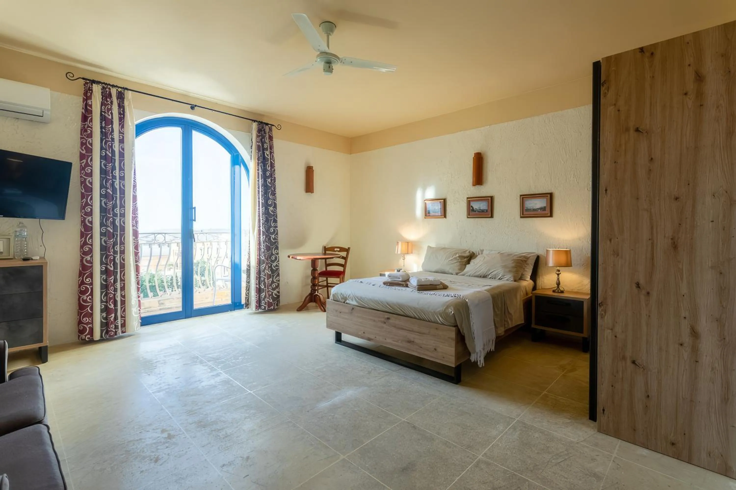 Photo of the whole room in Villa Serenity B&B