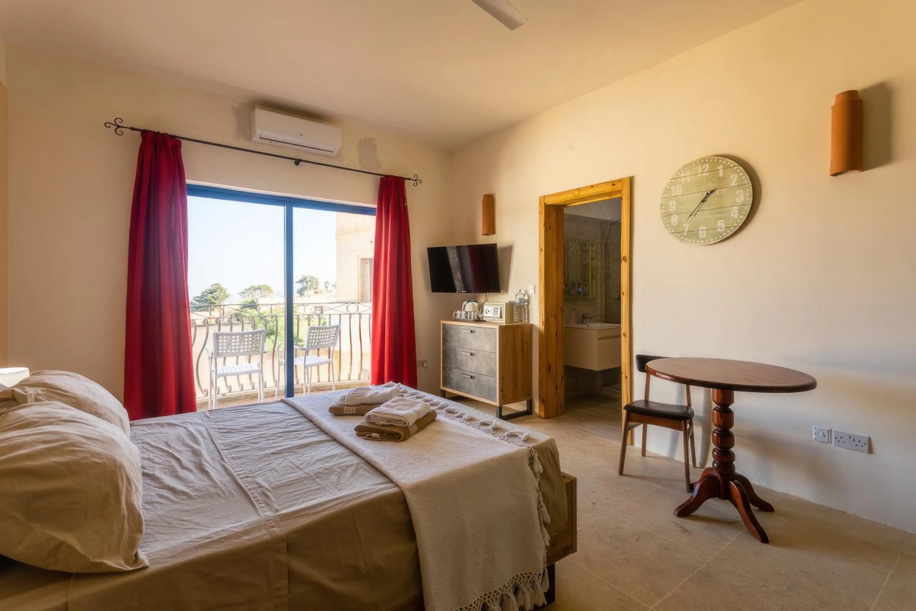 Photo of the whole room in Villa Serenity B&B