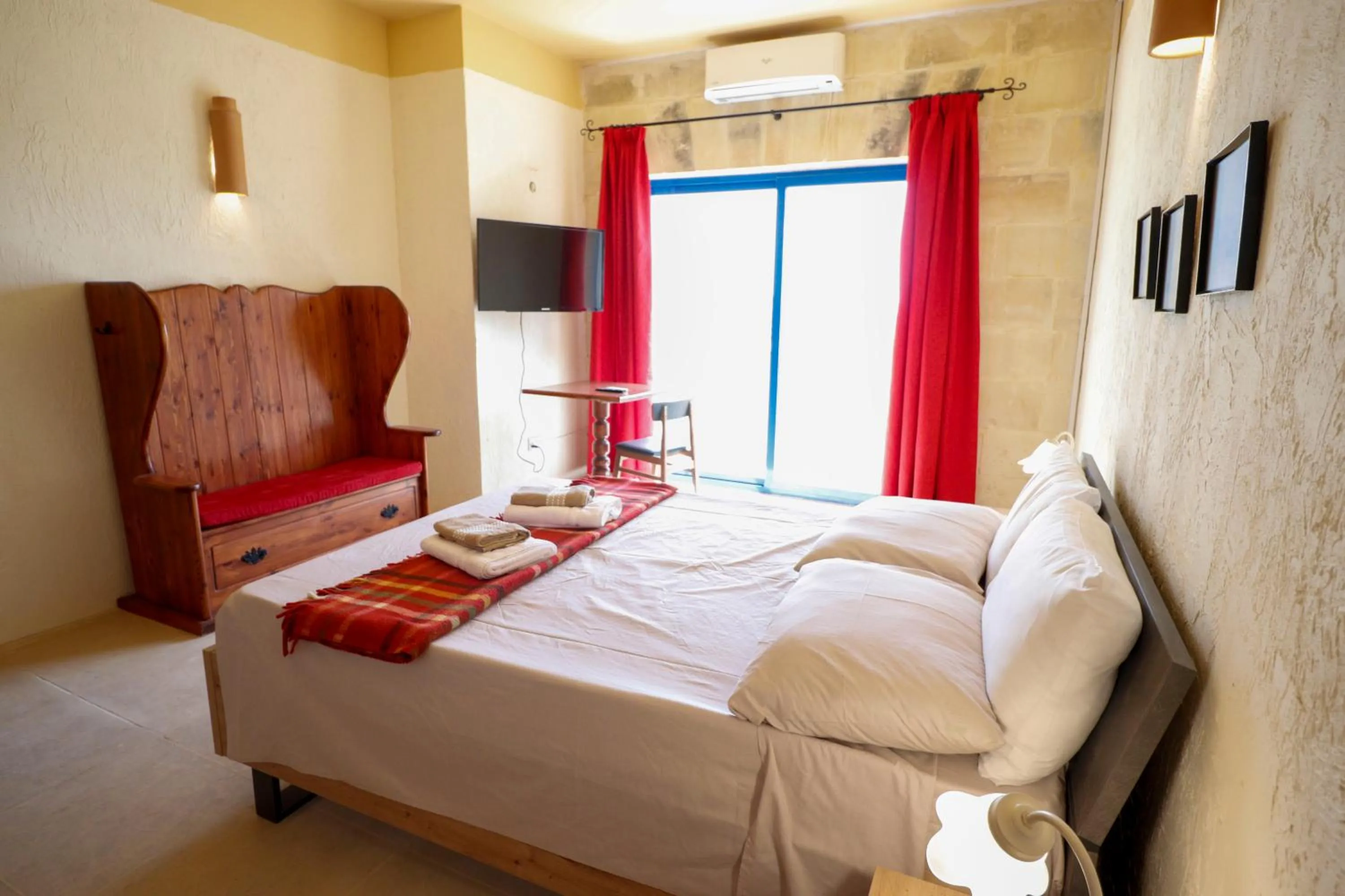 Photo of the whole room in Villa Serenity B&B