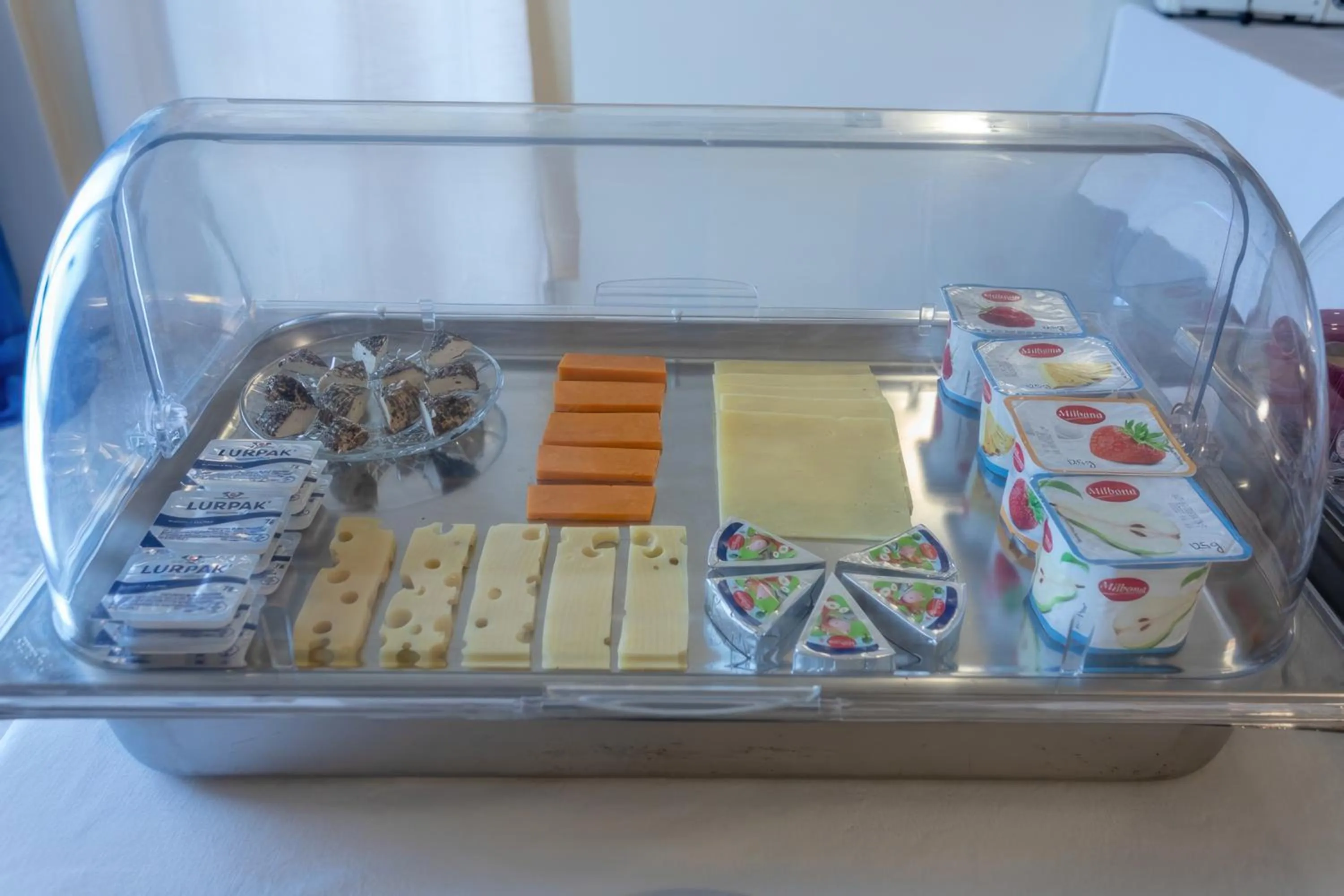 Breakfast in Villa Serenity B&B