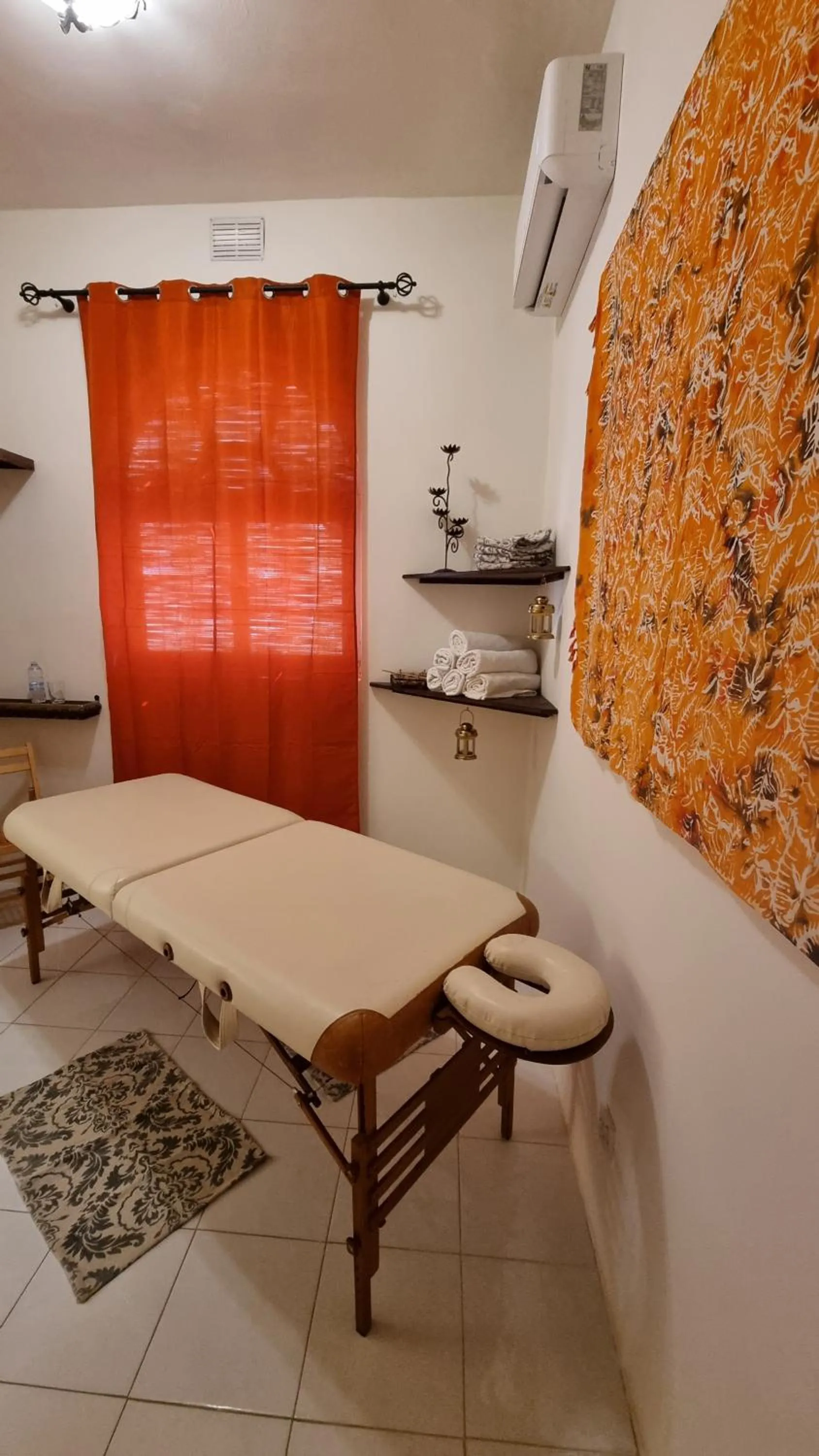 Massage in Villa Serenity B&B