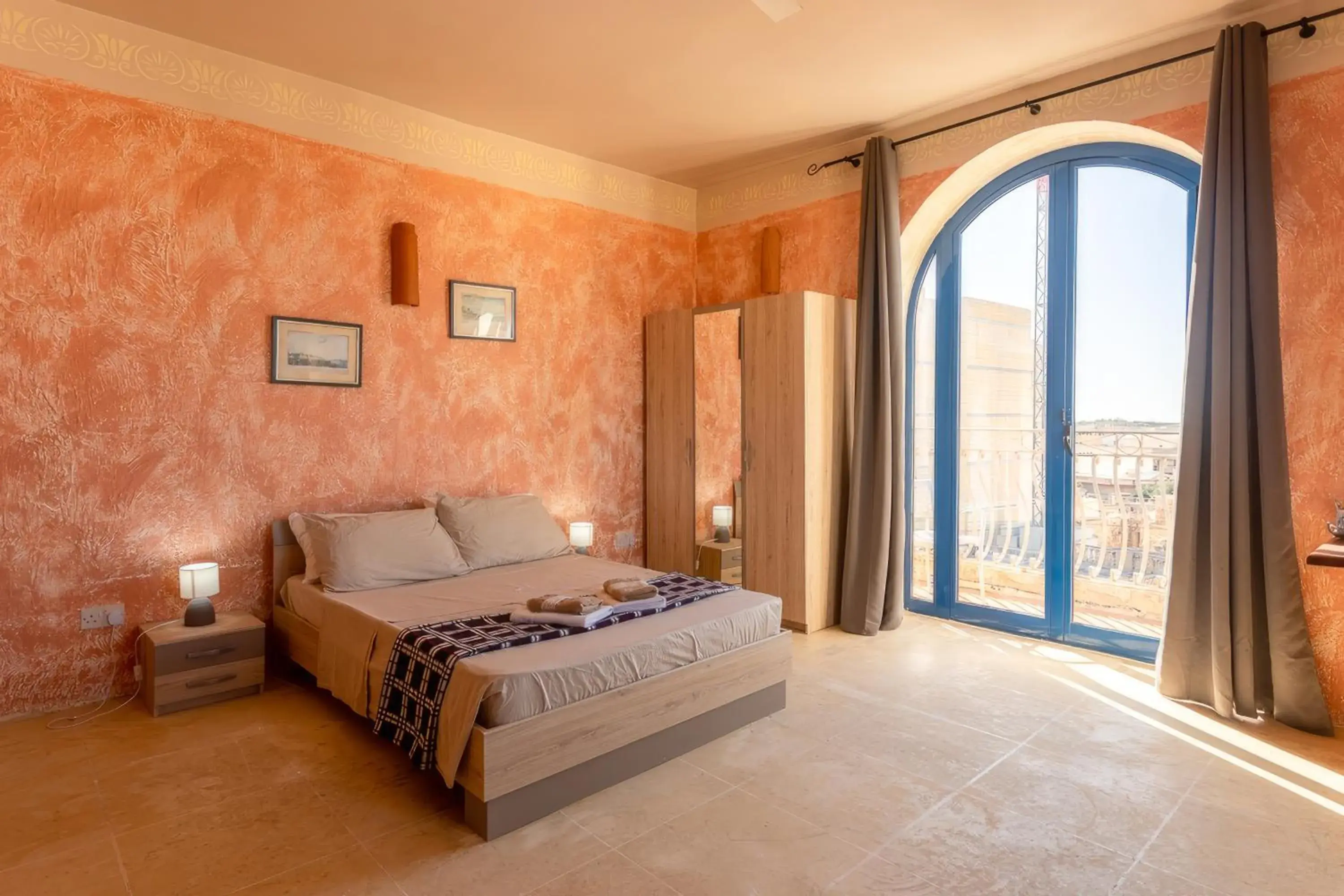 Double Room with Balcony - single occupancy in Villa Serenity B&B Double Room with Balcony - single occupancy in Villa Serenity B&B