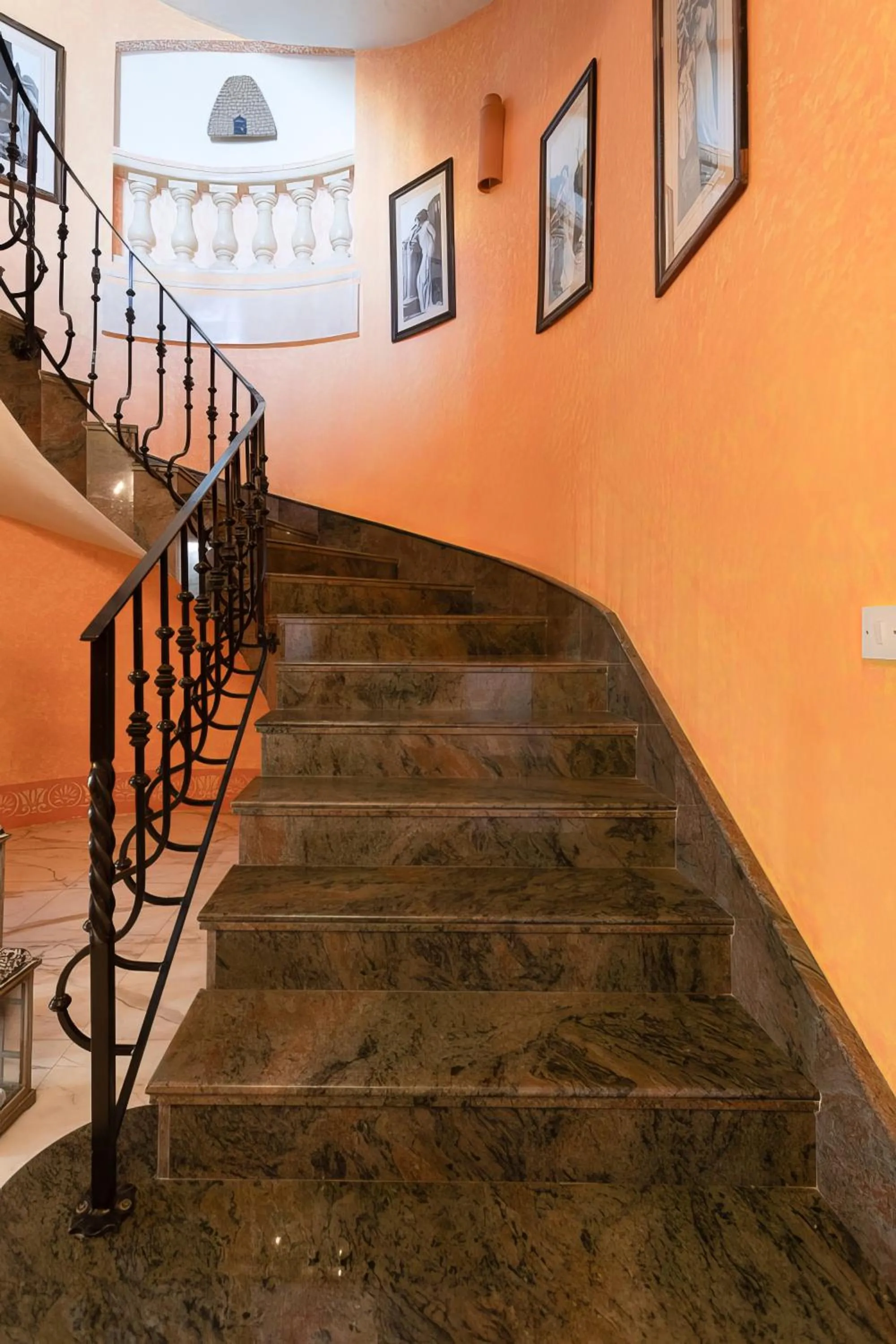 Facade/entrance in Villa Serenity B&B