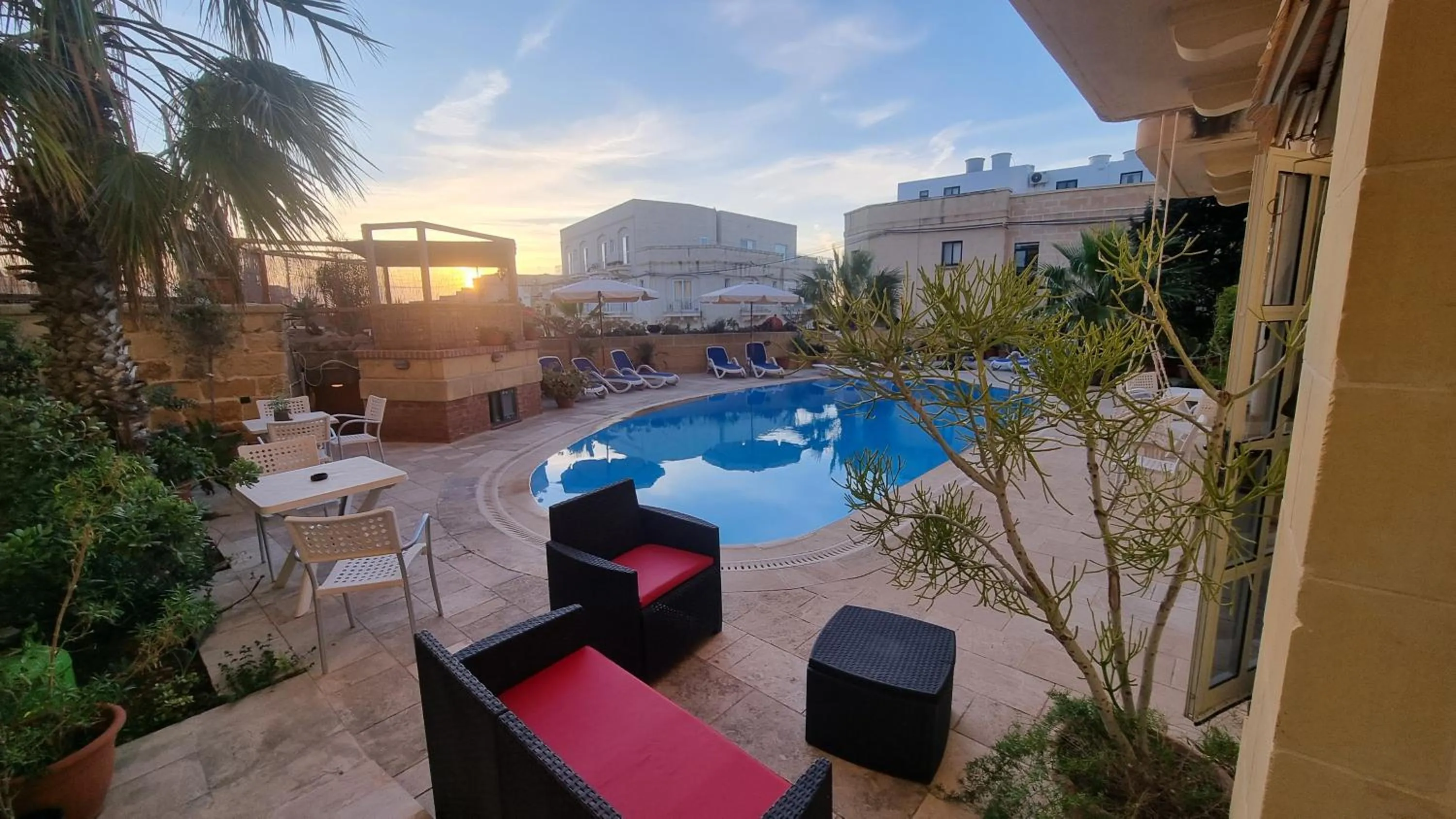 Swimming pool in Villa Serenity B&B