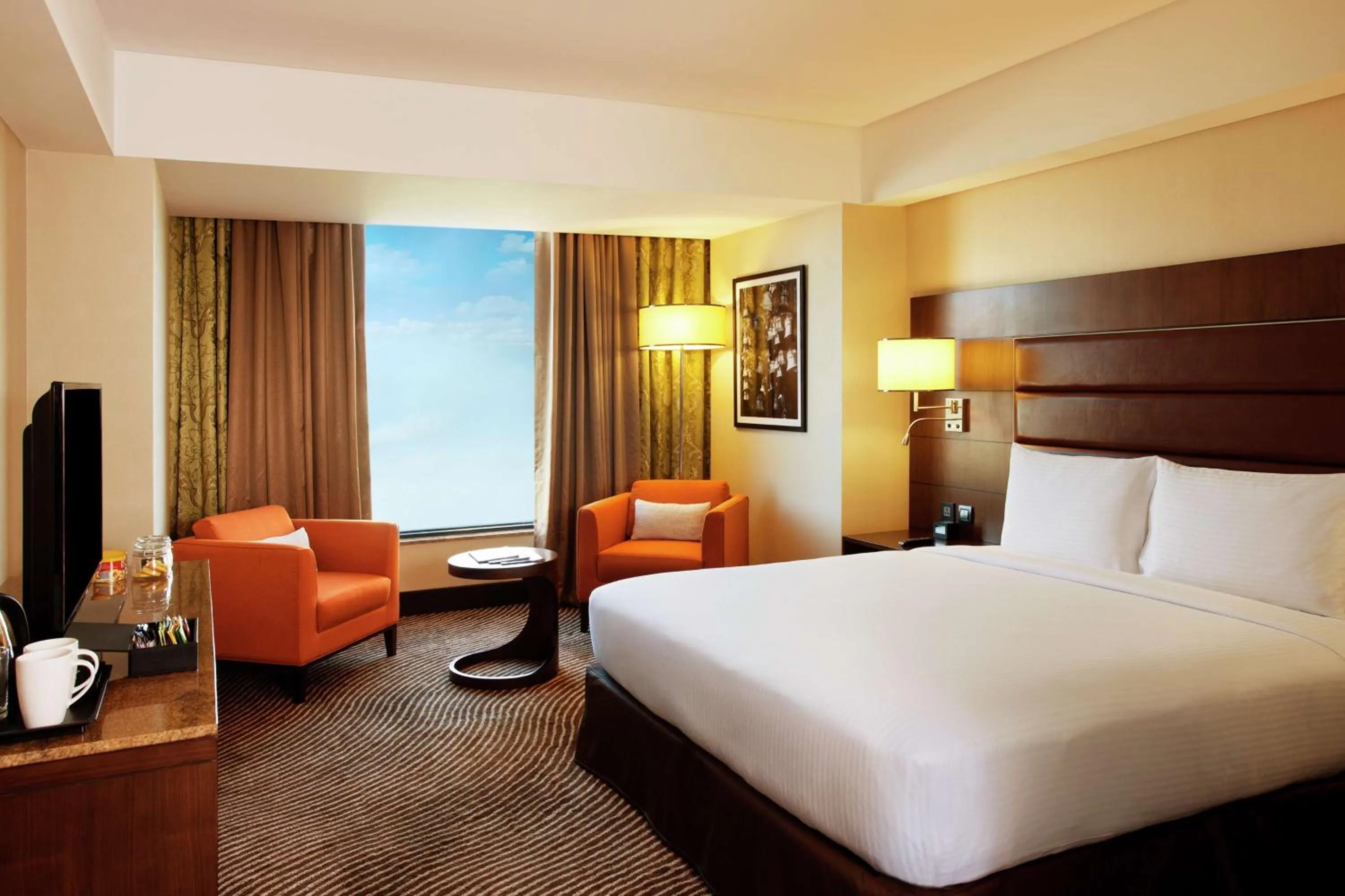 Bedroom, Bed in Hilton Garden Inn, Trivandrum