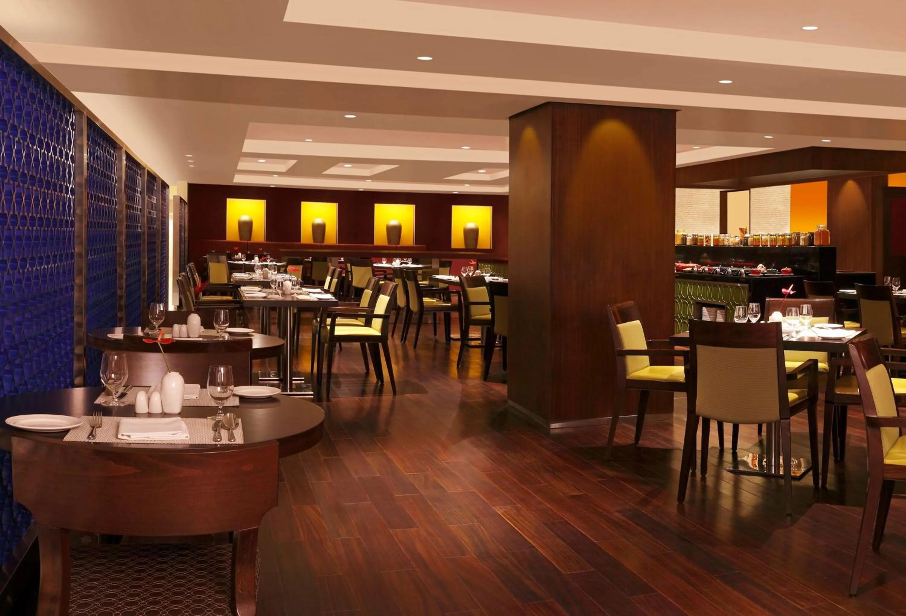 Restaurant/places to eat in Hilton Garden Inn, Trivandrum