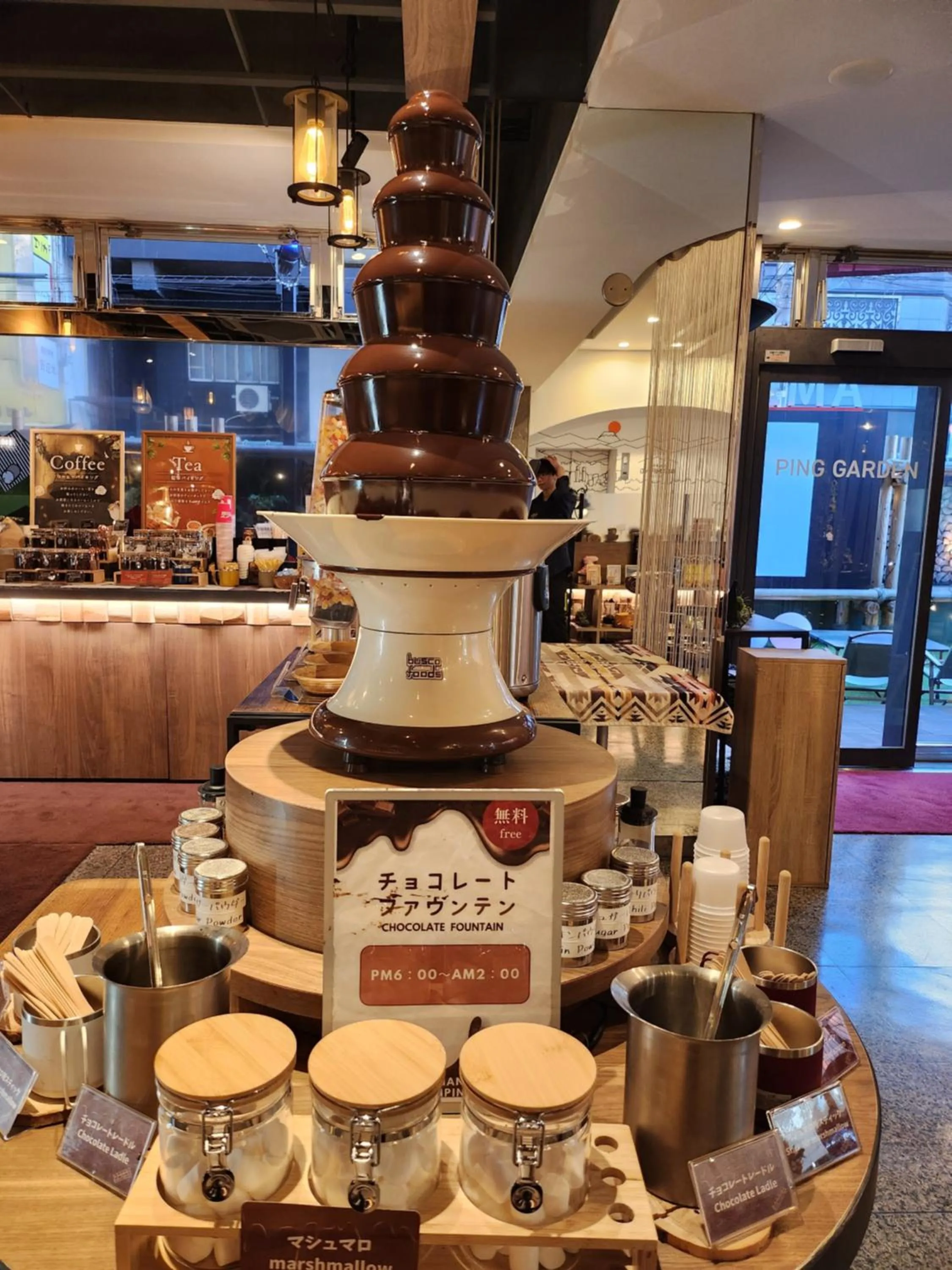 Food and drinks in Hotel BaliAn Resort Shinjuku Glamping