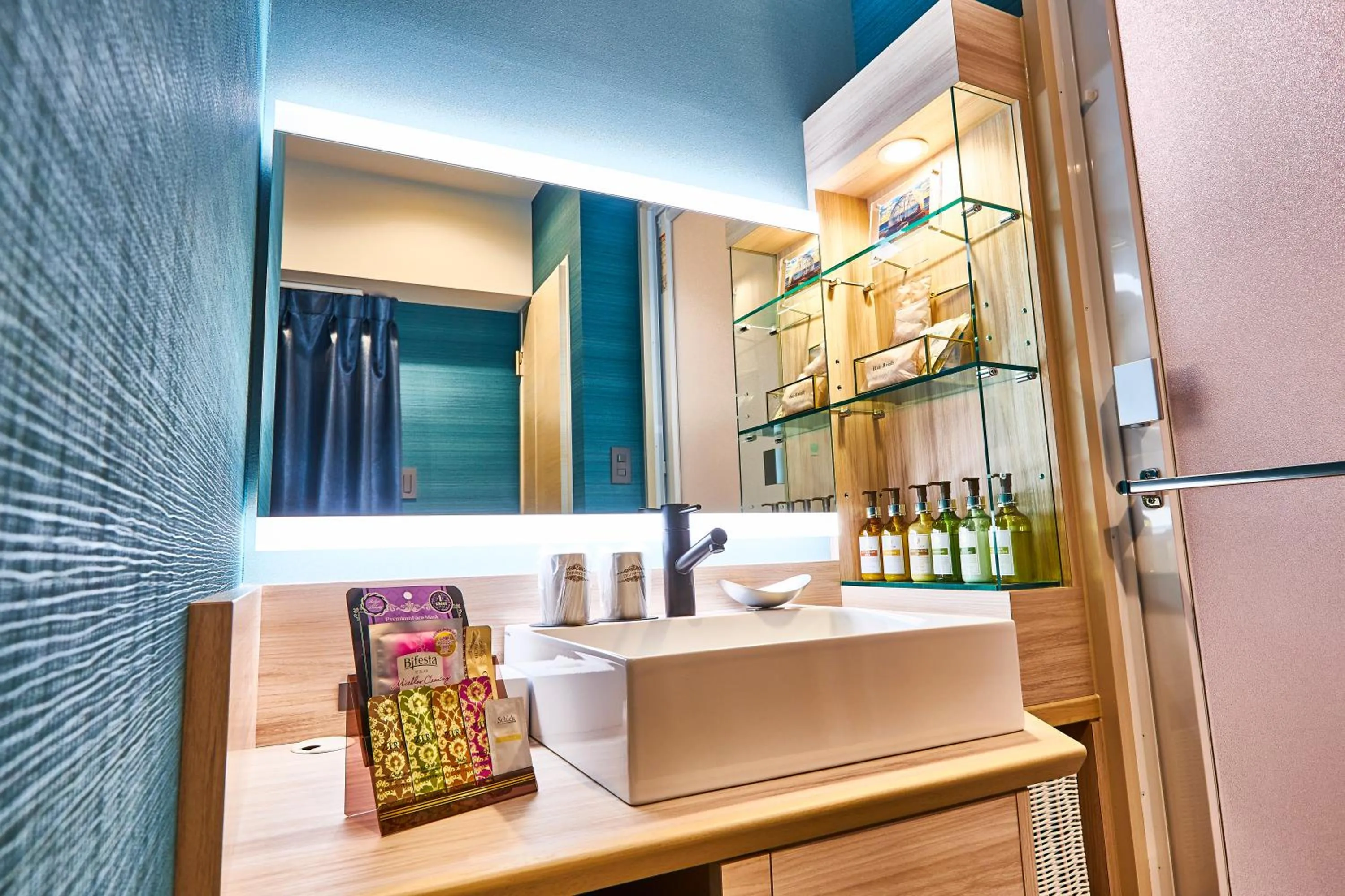 Bathroom in Hotel BaliAn Resort Shinjuku Glamping