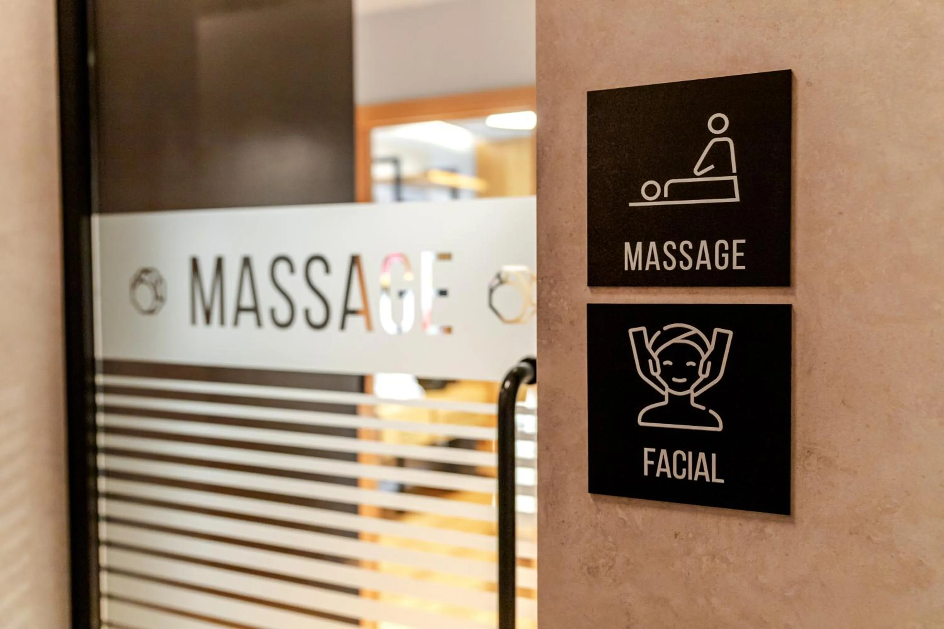 Area and facilities in Hotel Oktogon Haggenmacher by Continental Group