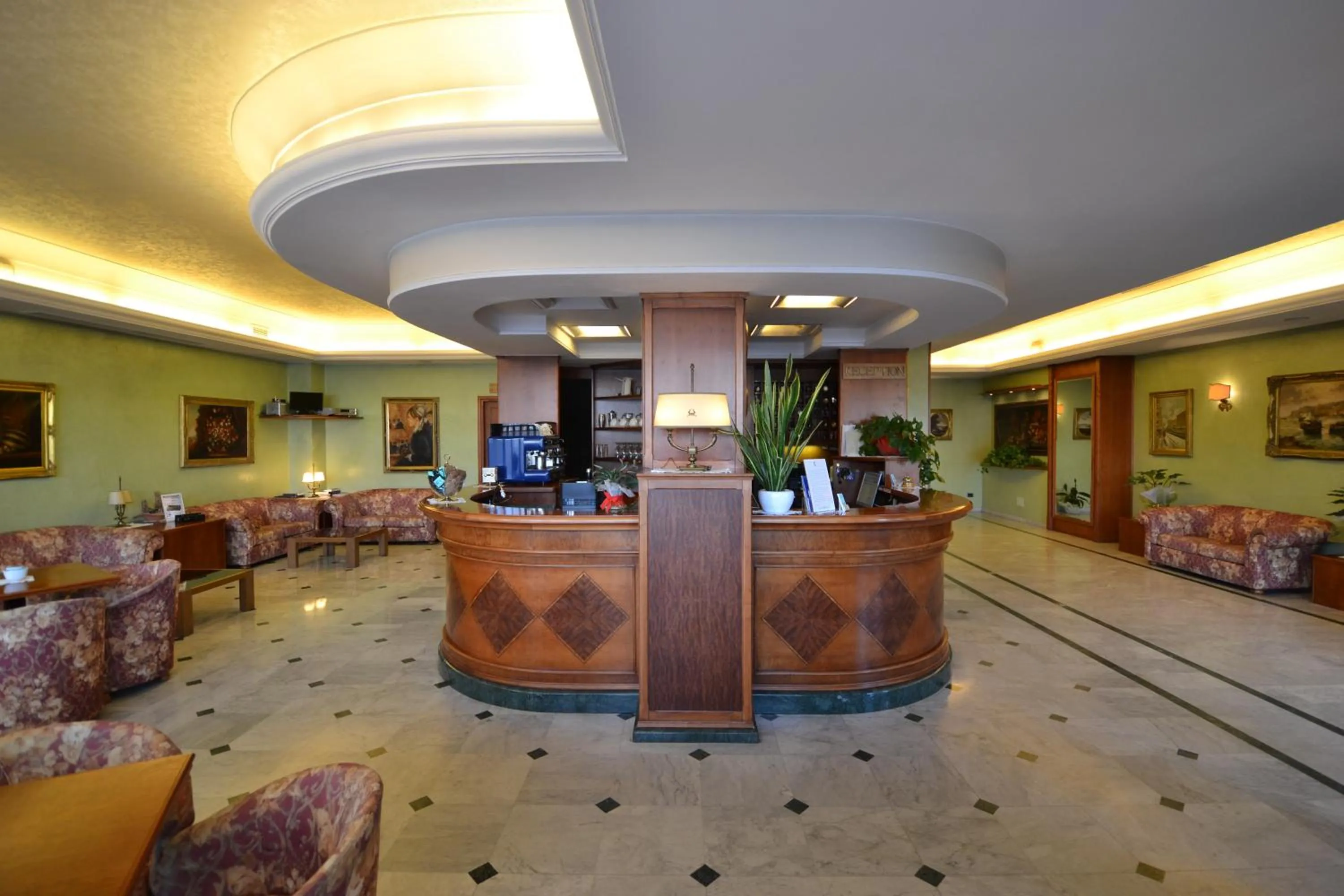 Lobby or reception in Sun Hotel