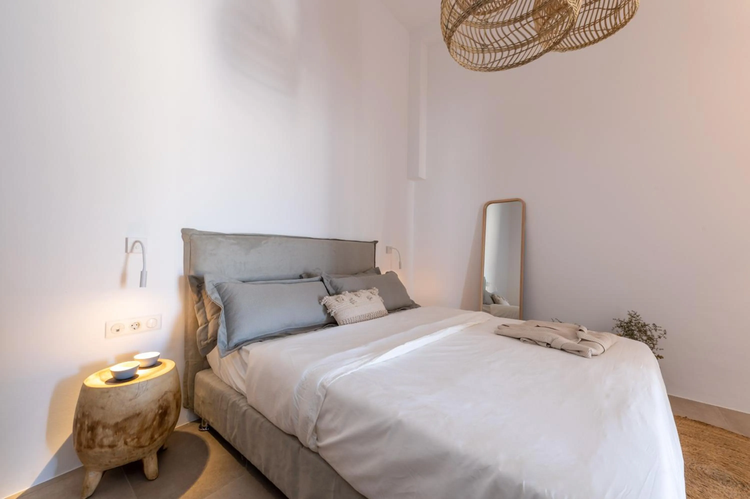 Bed in Anemela Villas & Suites Mykonos