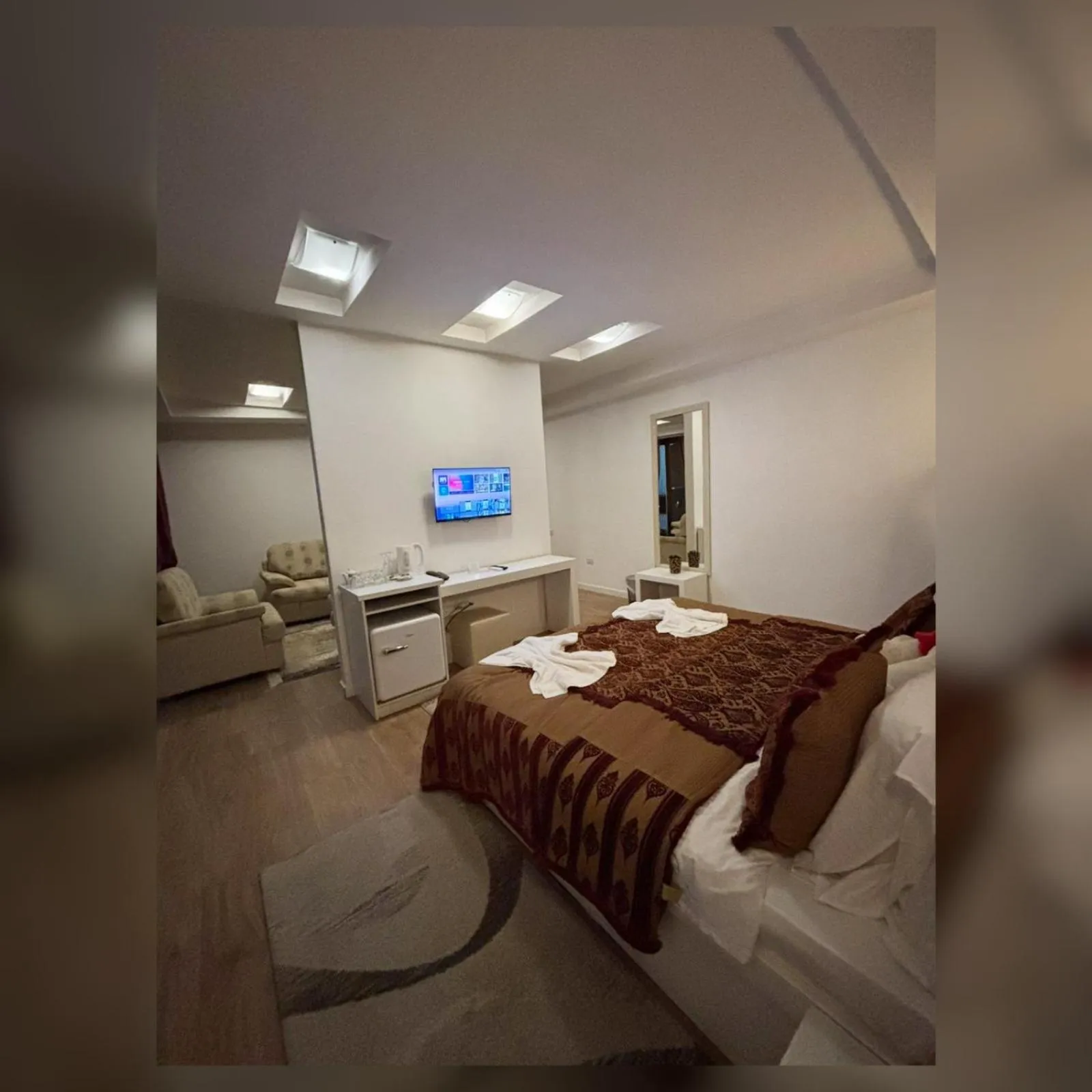 TV and multimedia in Theranda Hotel