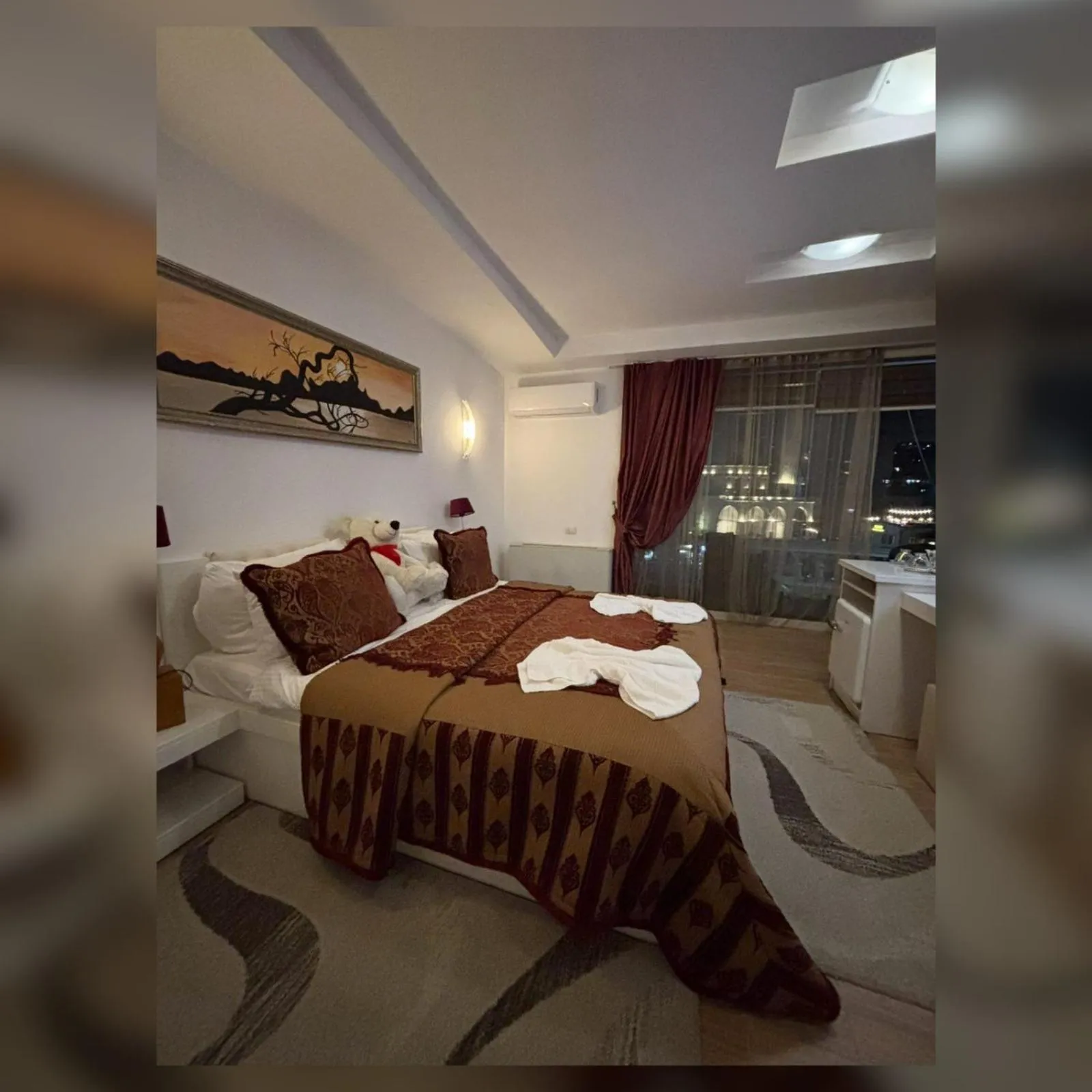 Bed in Theranda Hotel