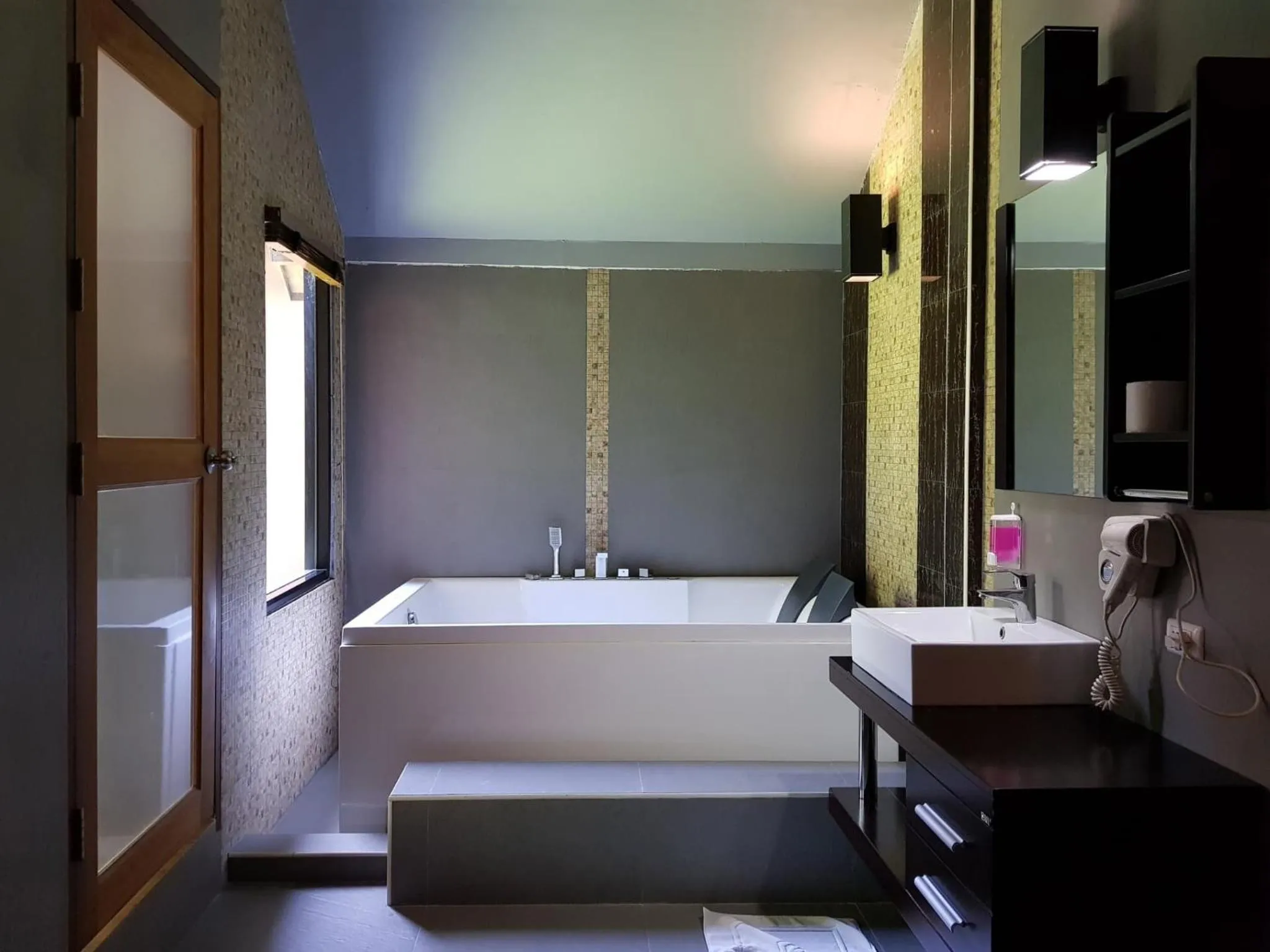 Bathroom, Bed in The Grace Amphawa