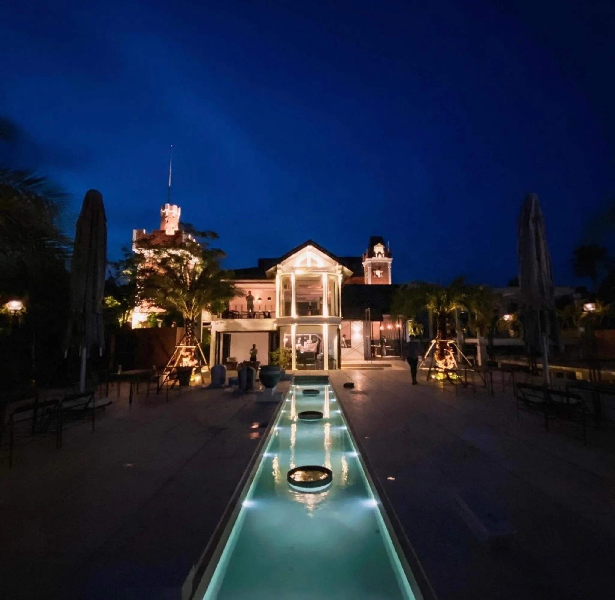 Restaurant/places to eat in The Grace Amphawa