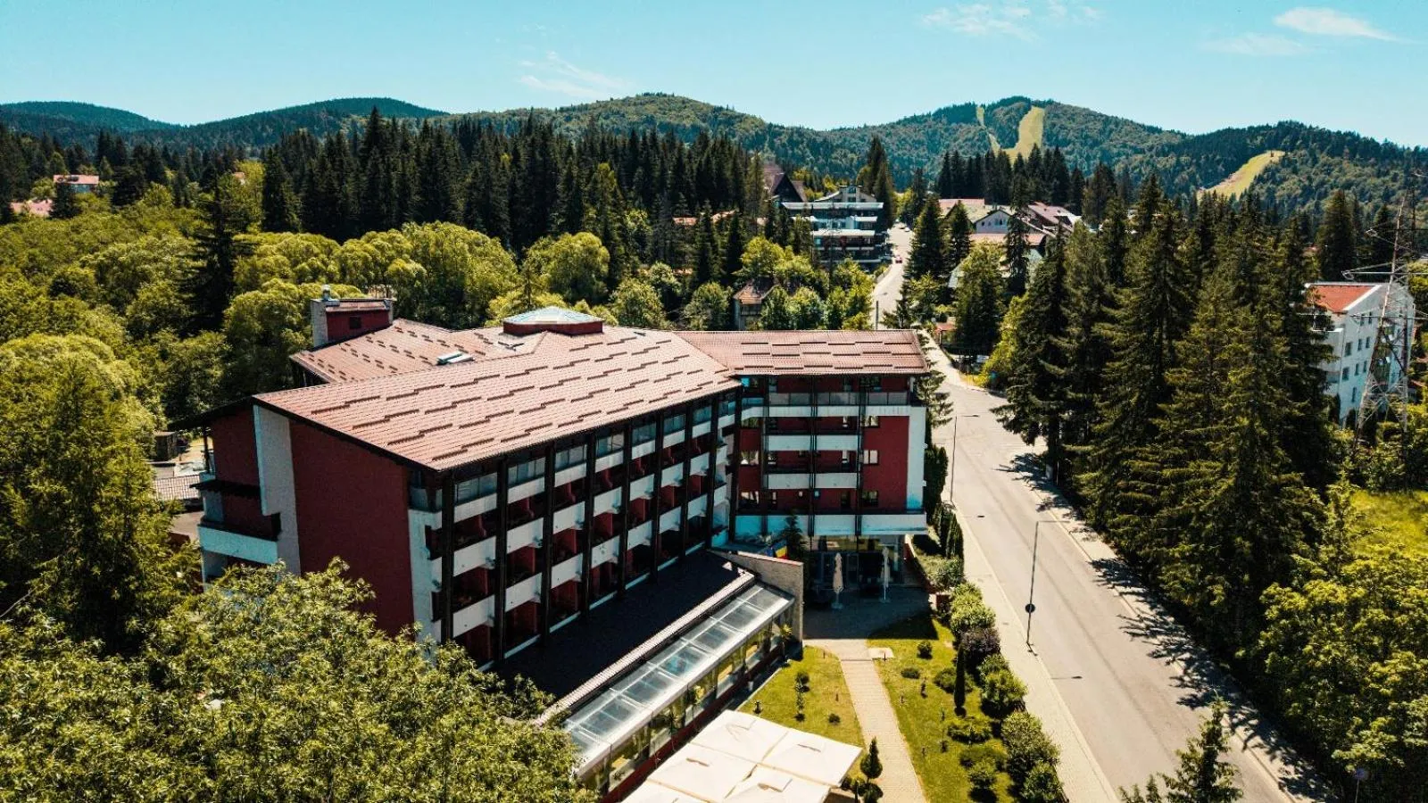 Property building in Hotel Carpați