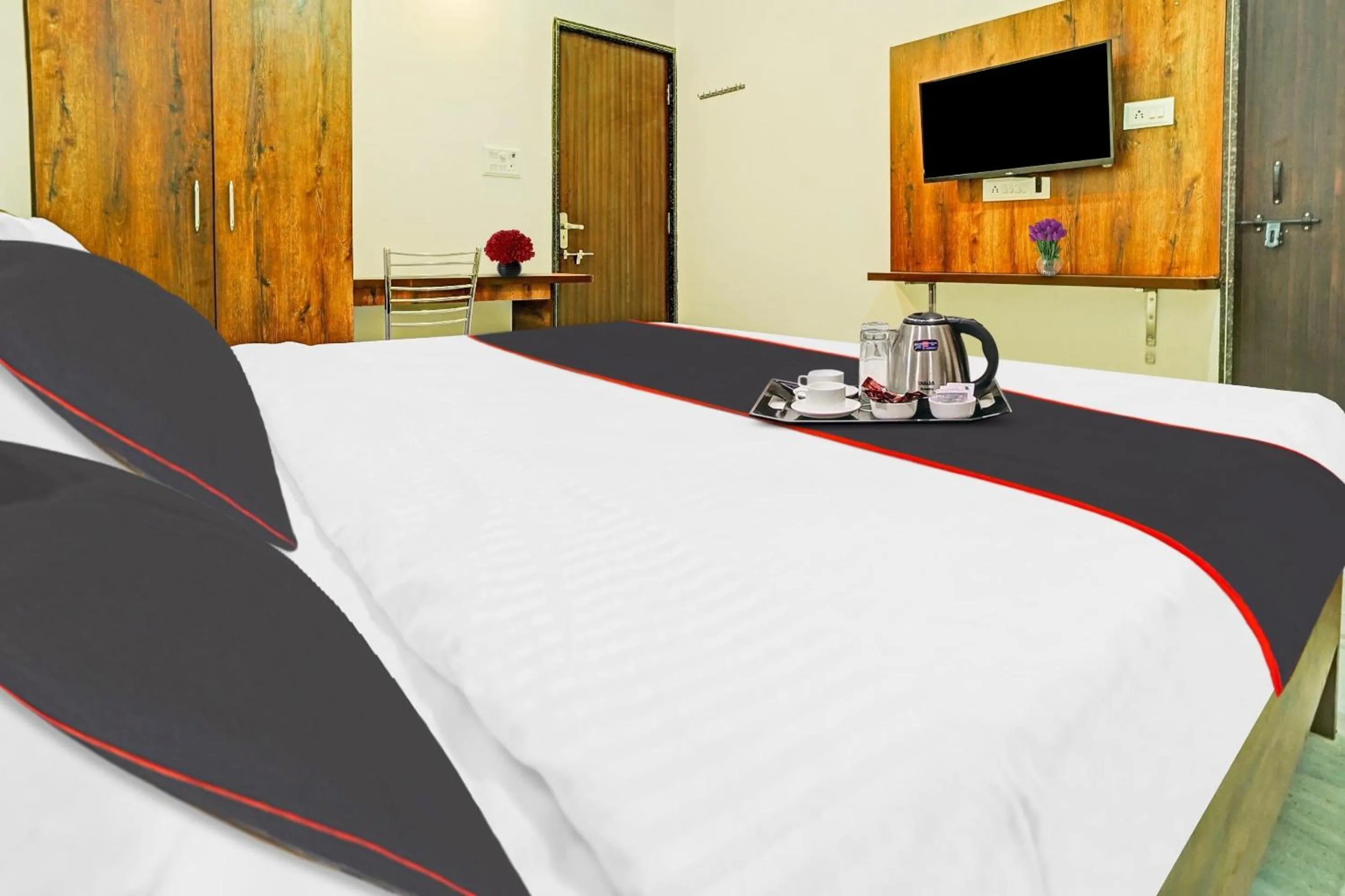 Bedroom, Bed in FabHotel SSG