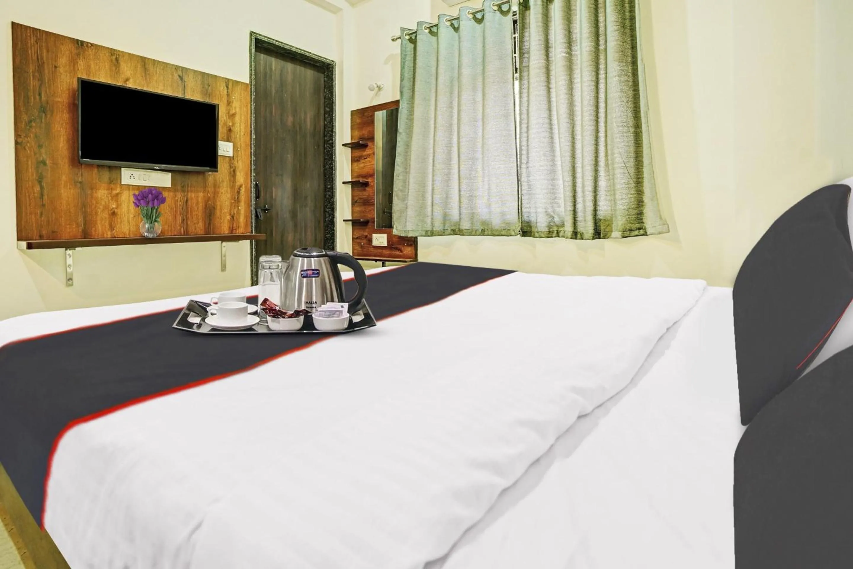 Bedroom, Bed in FabHotel SSG