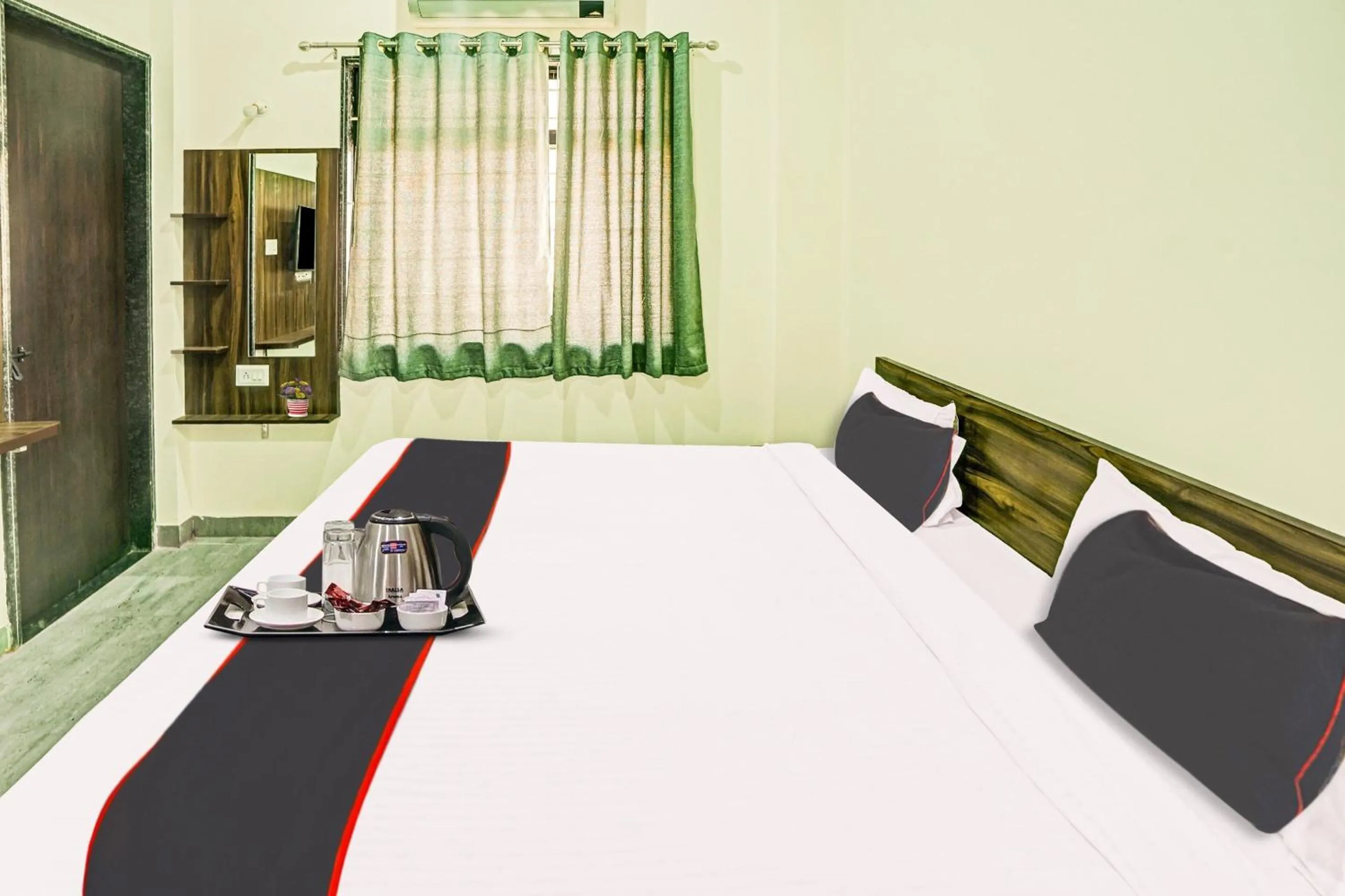 Bedroom, Bed in FabHotel SSG