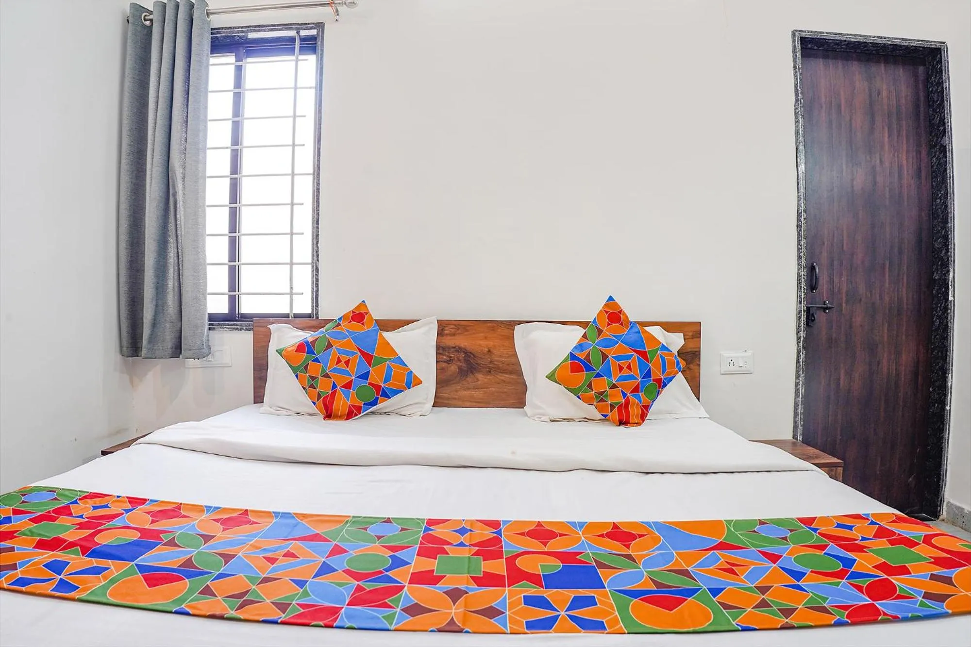 Bedroom, Bed in FabHotel SSG