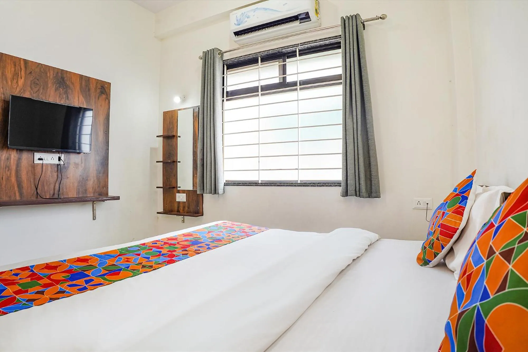 Bedroom, Bed in FabHotel SSG