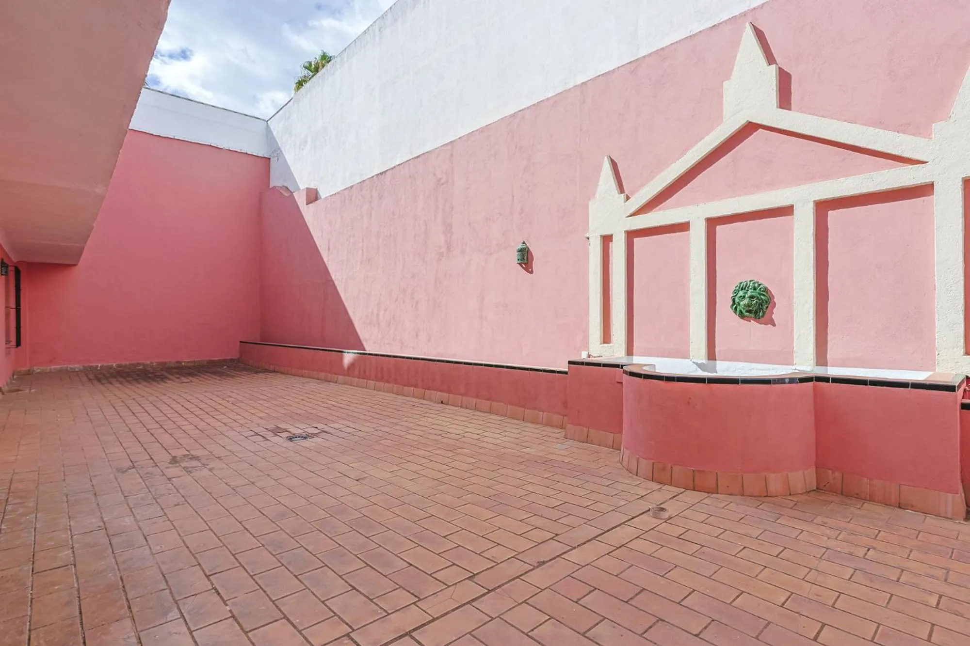 Property building in San Clemente House