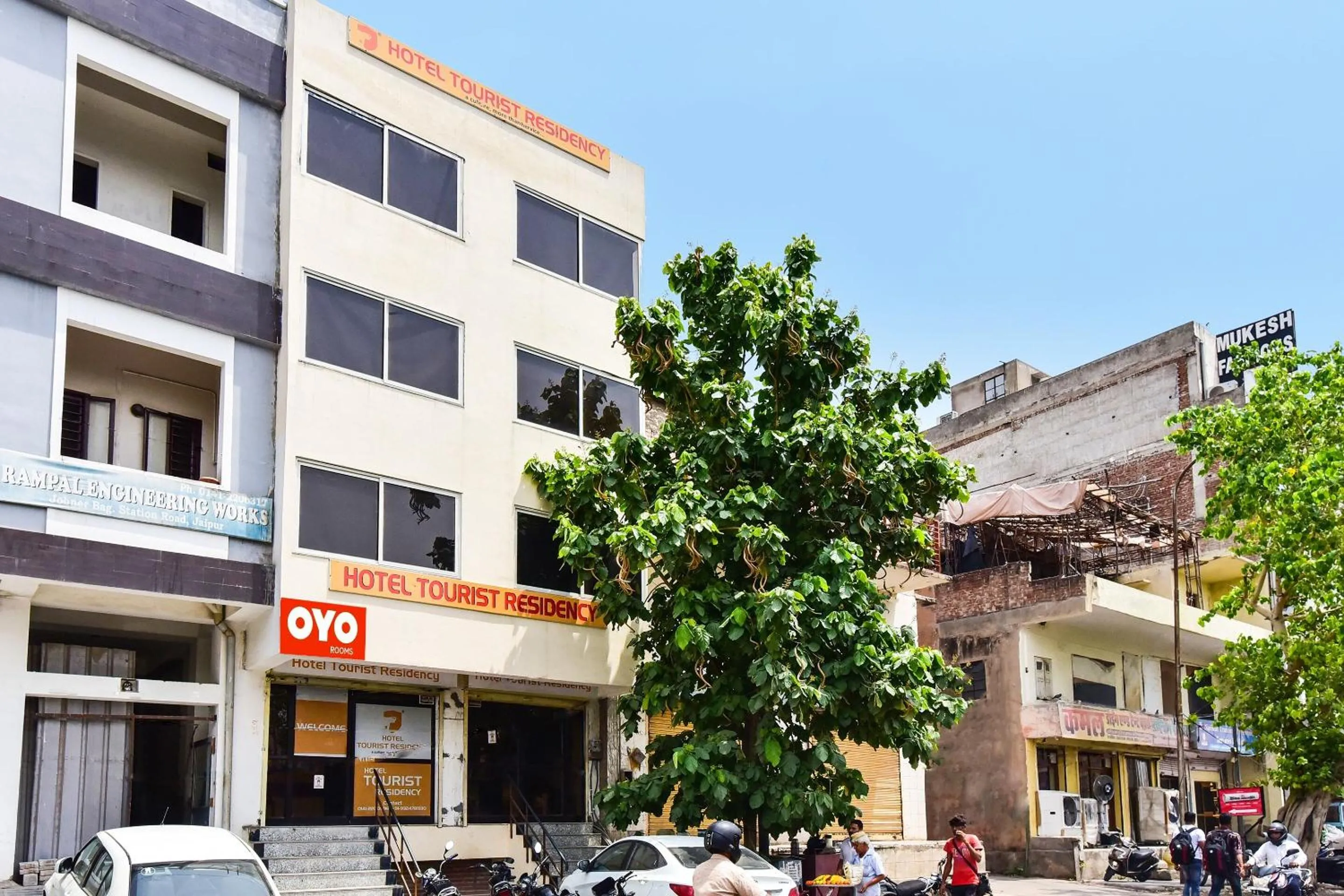 Facade/entrance in Super Hotel O Tourist Residency