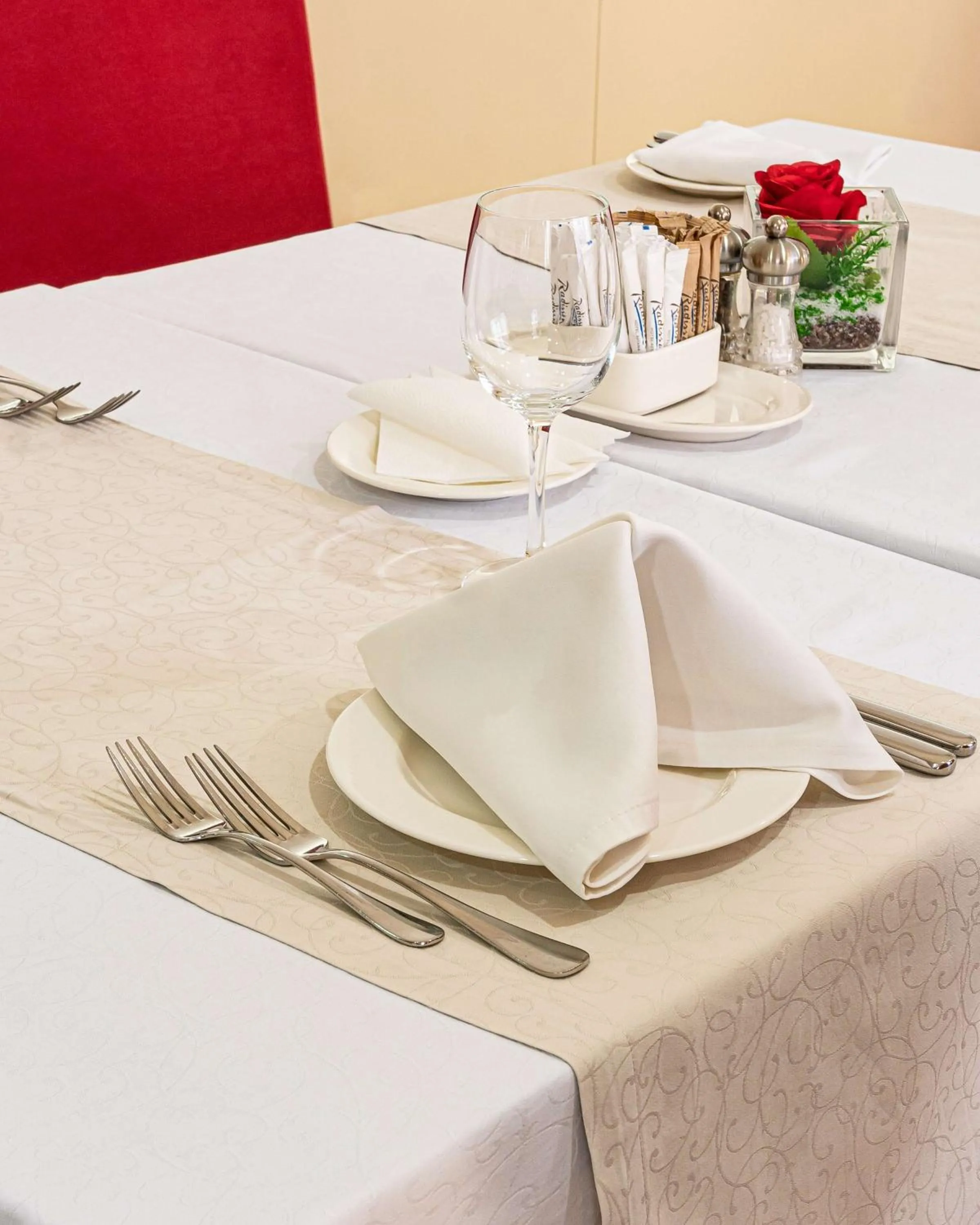 Restaurant/places to eat in Radisson Hotel Astana