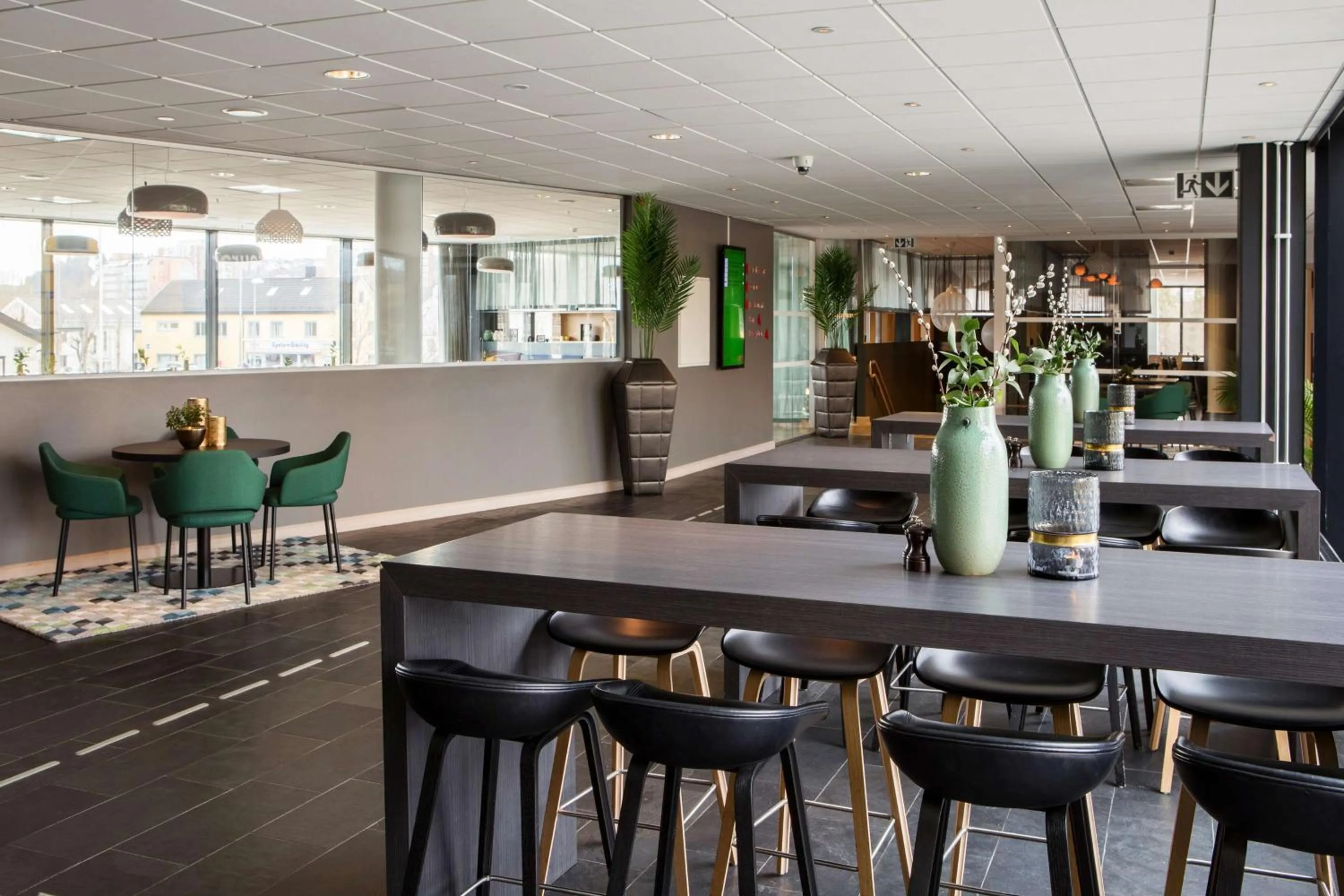 Restaurant/places to eat in Scandic Lerkendal