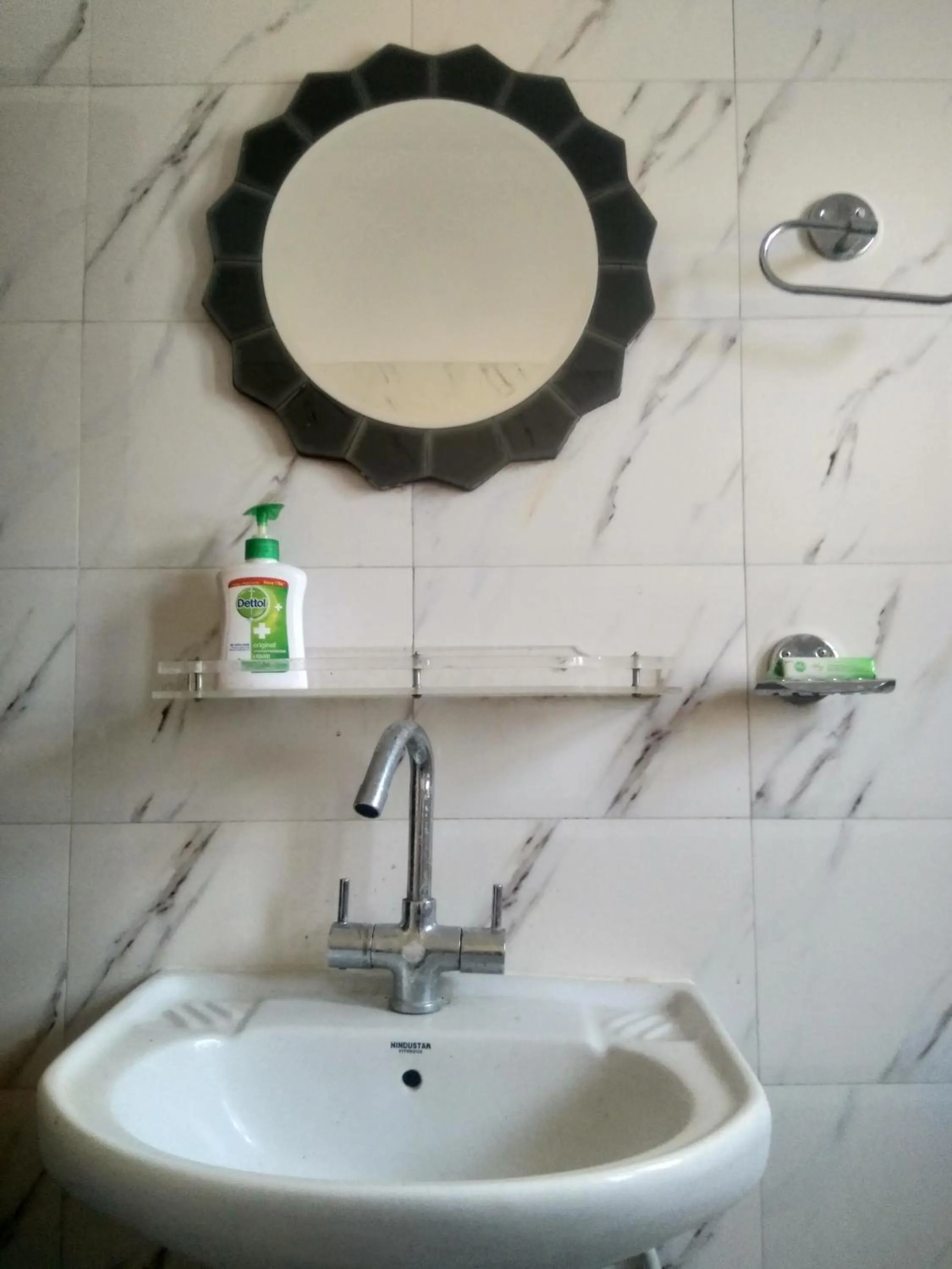 Bathroom in Hidden Leaf Bed & Breakfast