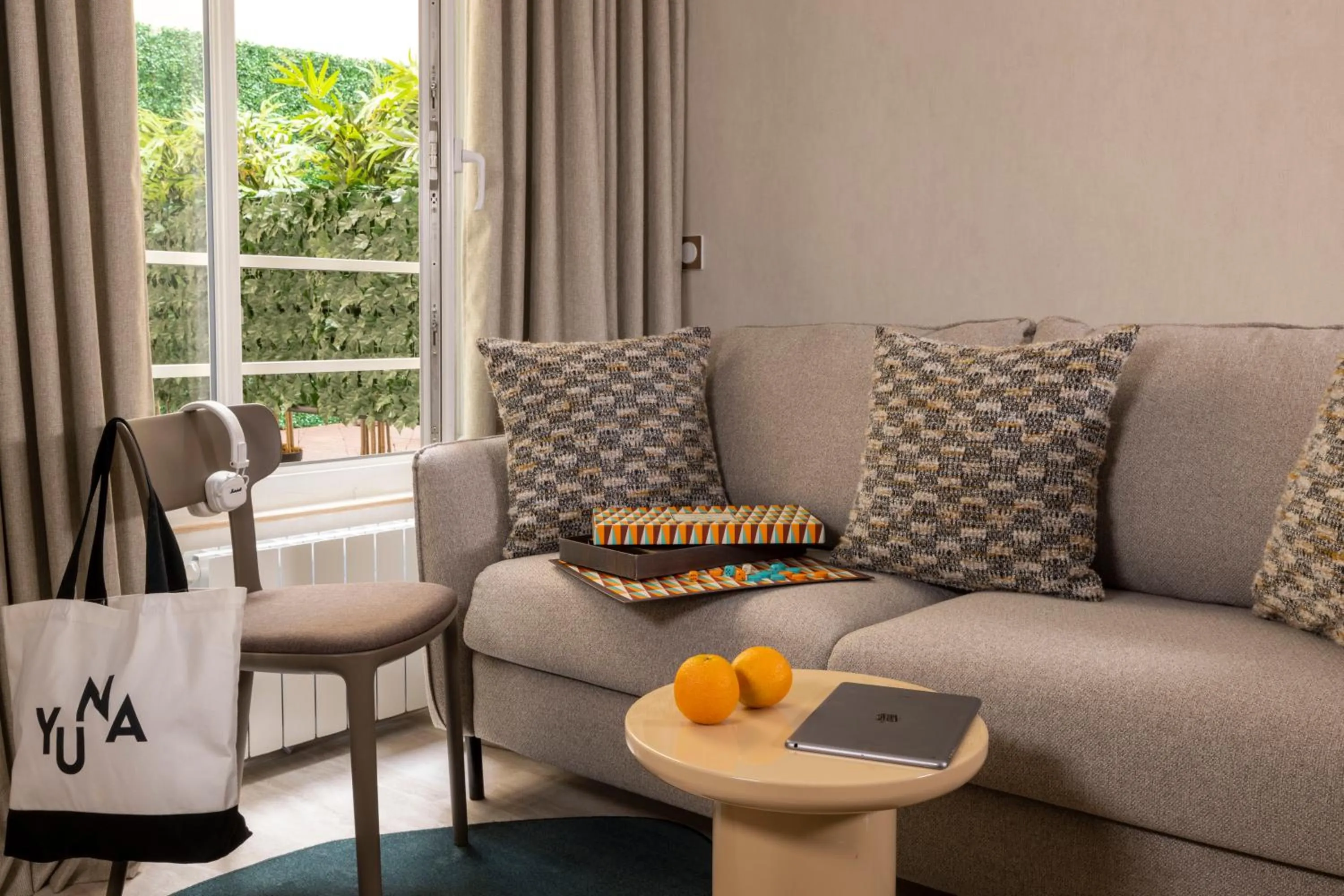 Living room in Yuna Saint-Honoré - Serviced Apartments