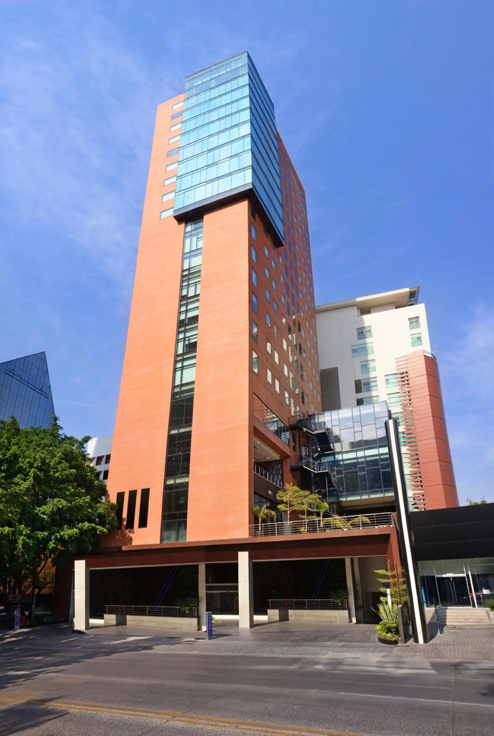 Property building in Hotel Guadalajara Country Club by HNF