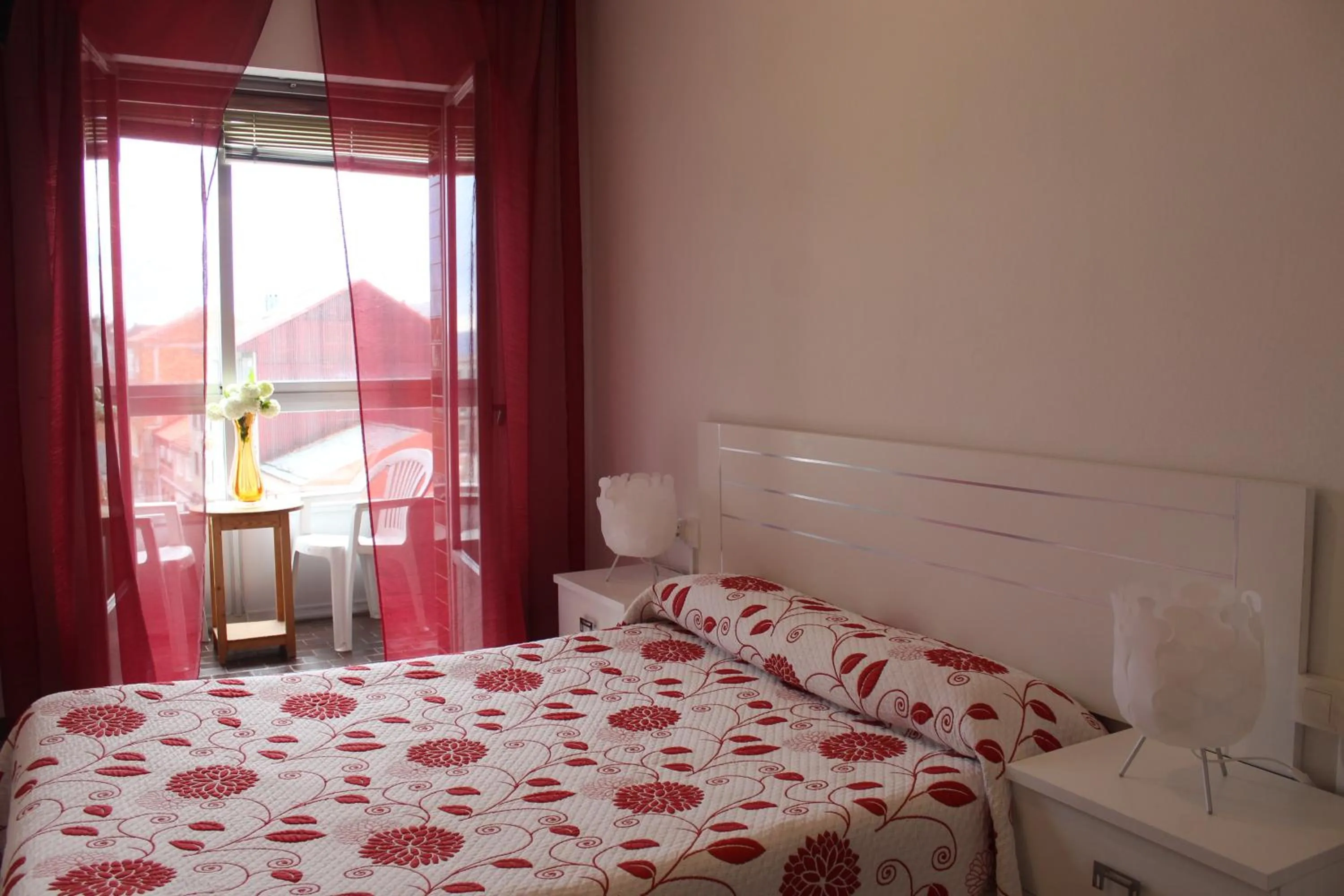 Bedroom, Bed in Albergue Turístico Silleda