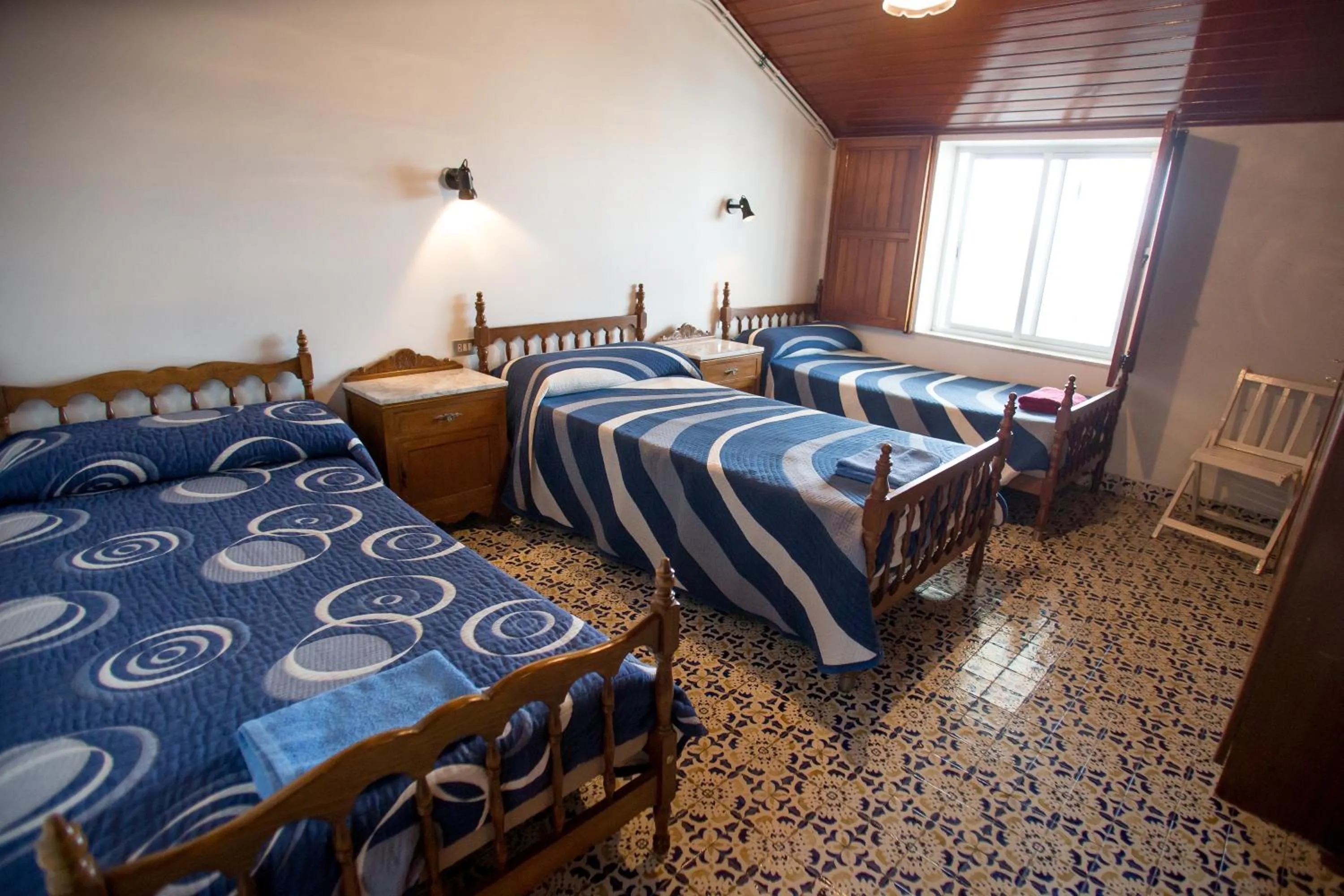 View (from property/room), Bed in Albergue Turístico Silleda