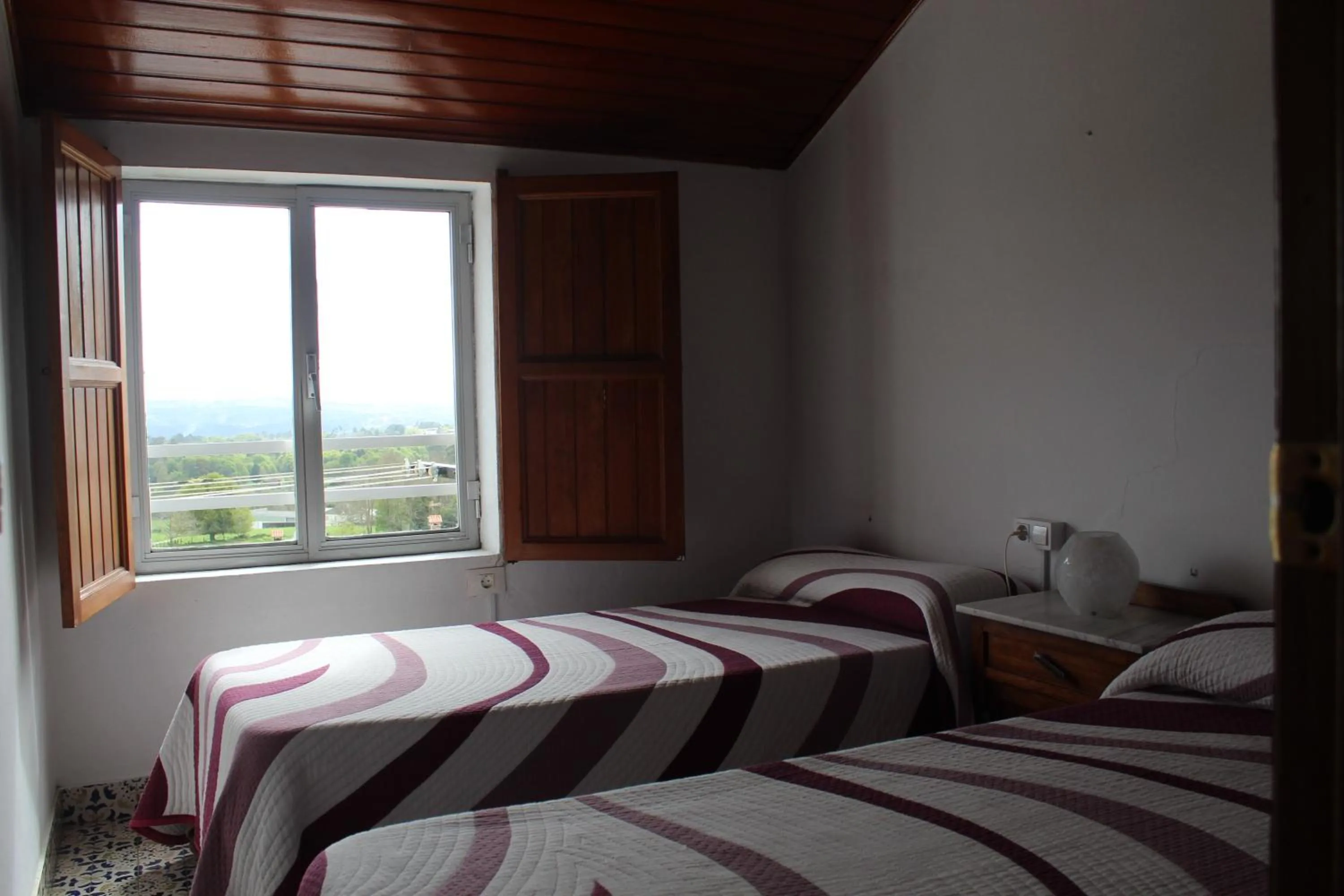 Food and drinks, Bed in Albergue Turístico Silleda