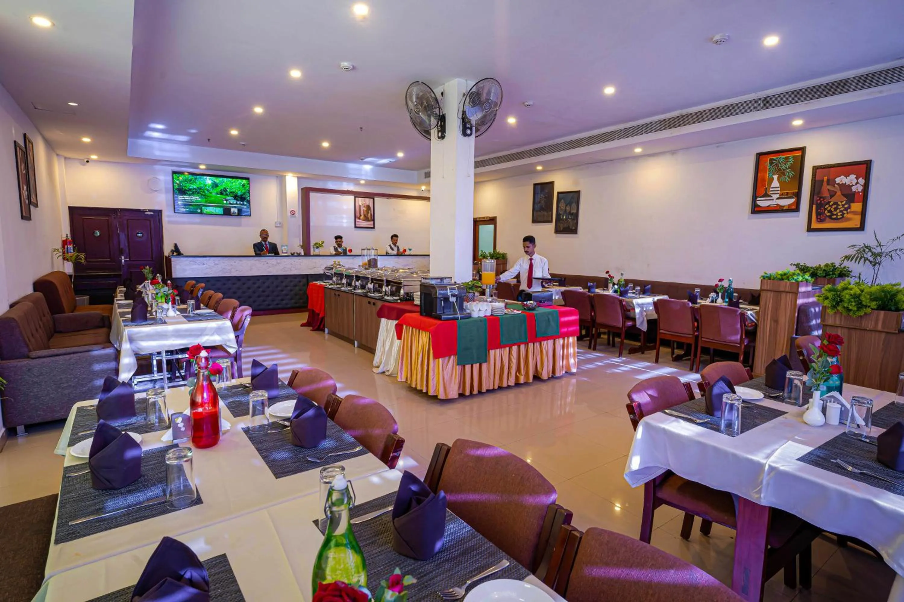 Restaurant/places to eat in Kumarakom Park Resort