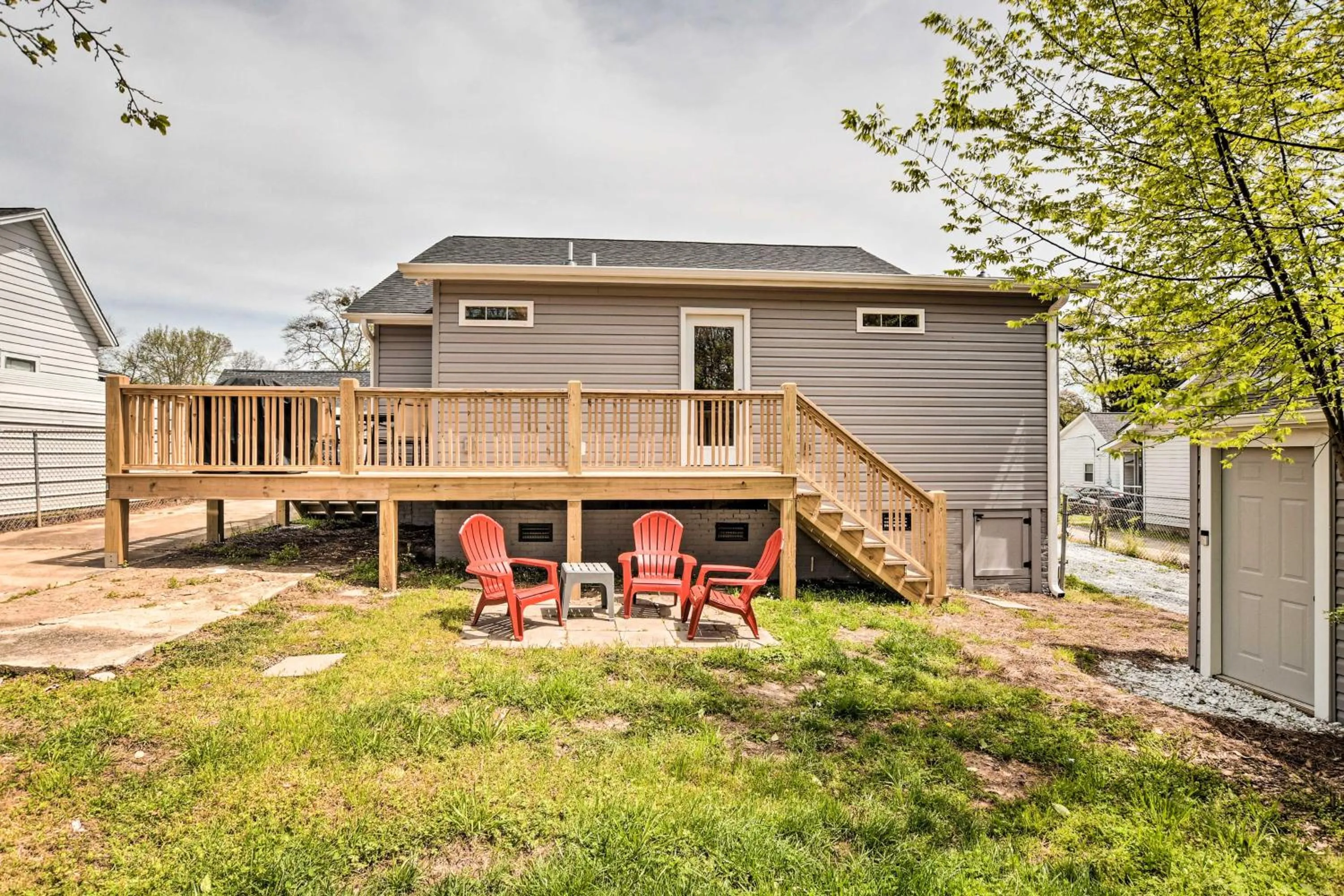 Ideally Located Penne Place with Deck and Grill
