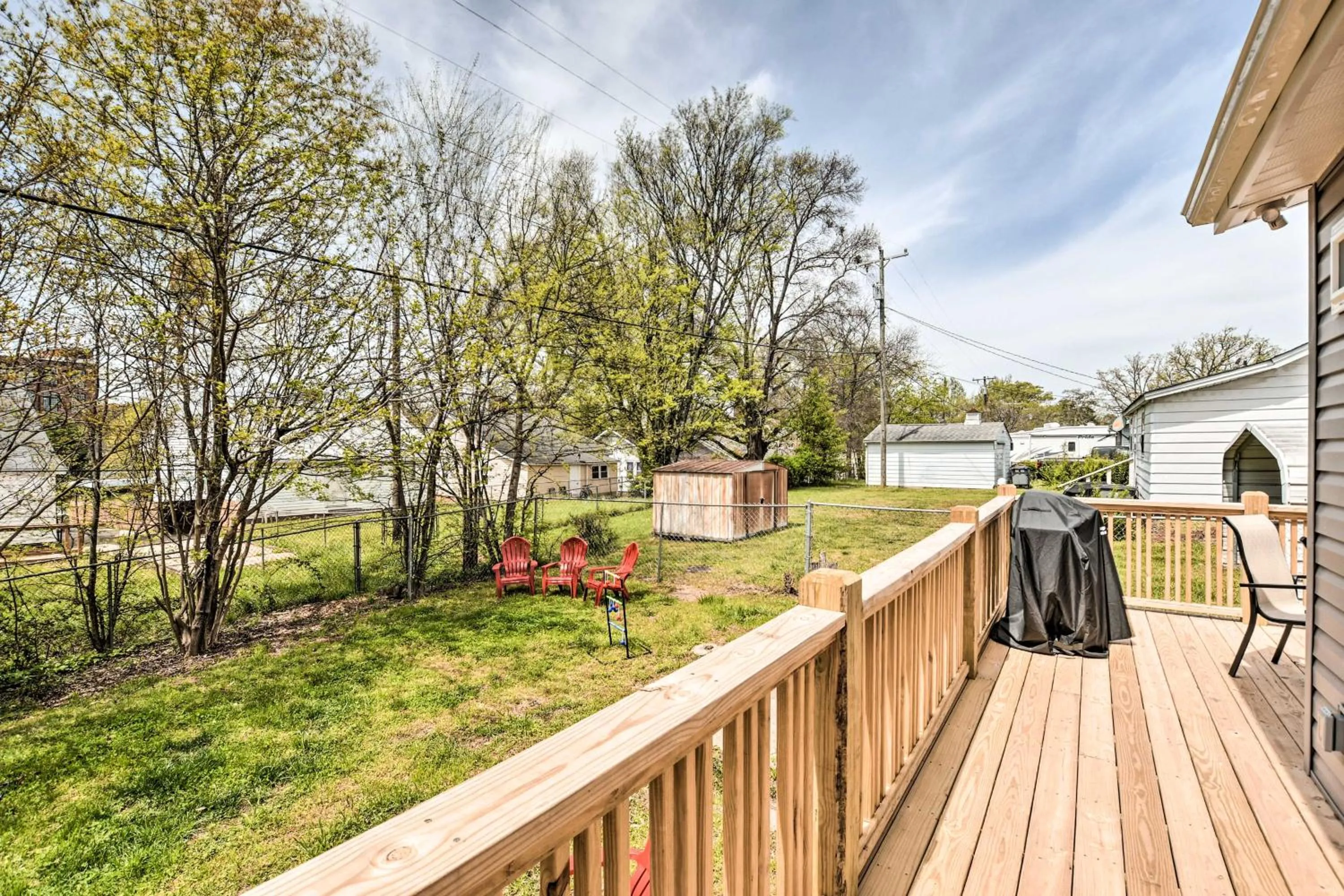 Ideally Located Penne Place with Deck and Grill