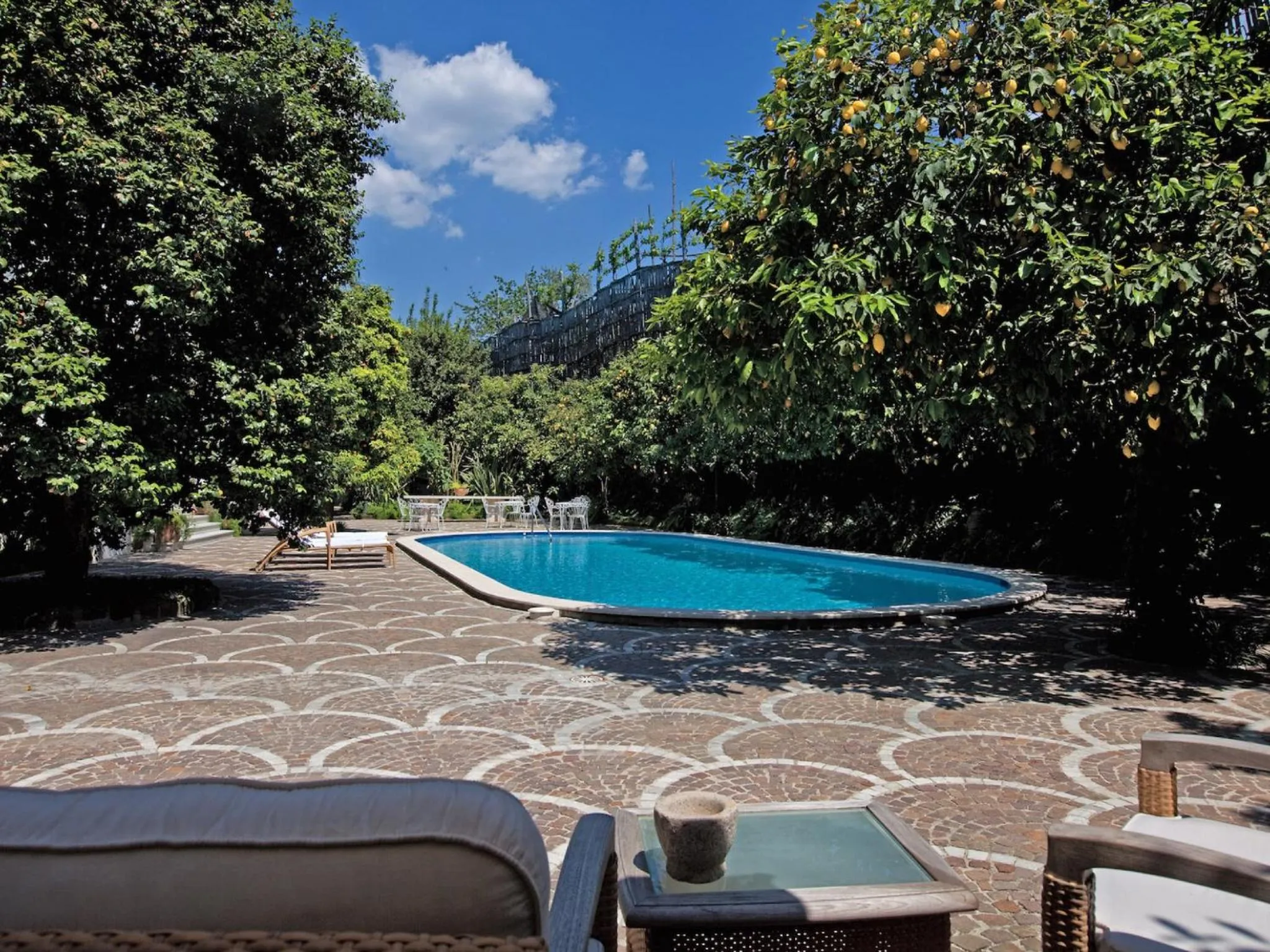 Swimming pool in Relais Villa Savarese