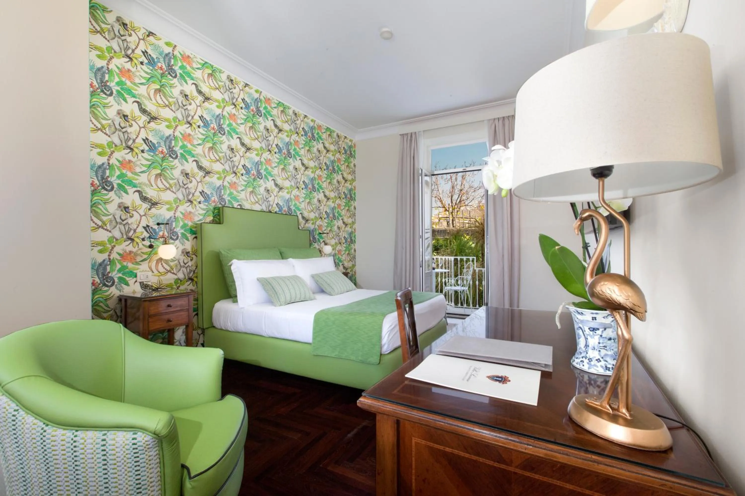 Photo of the whole room, Bed in Relais Villa Savarese